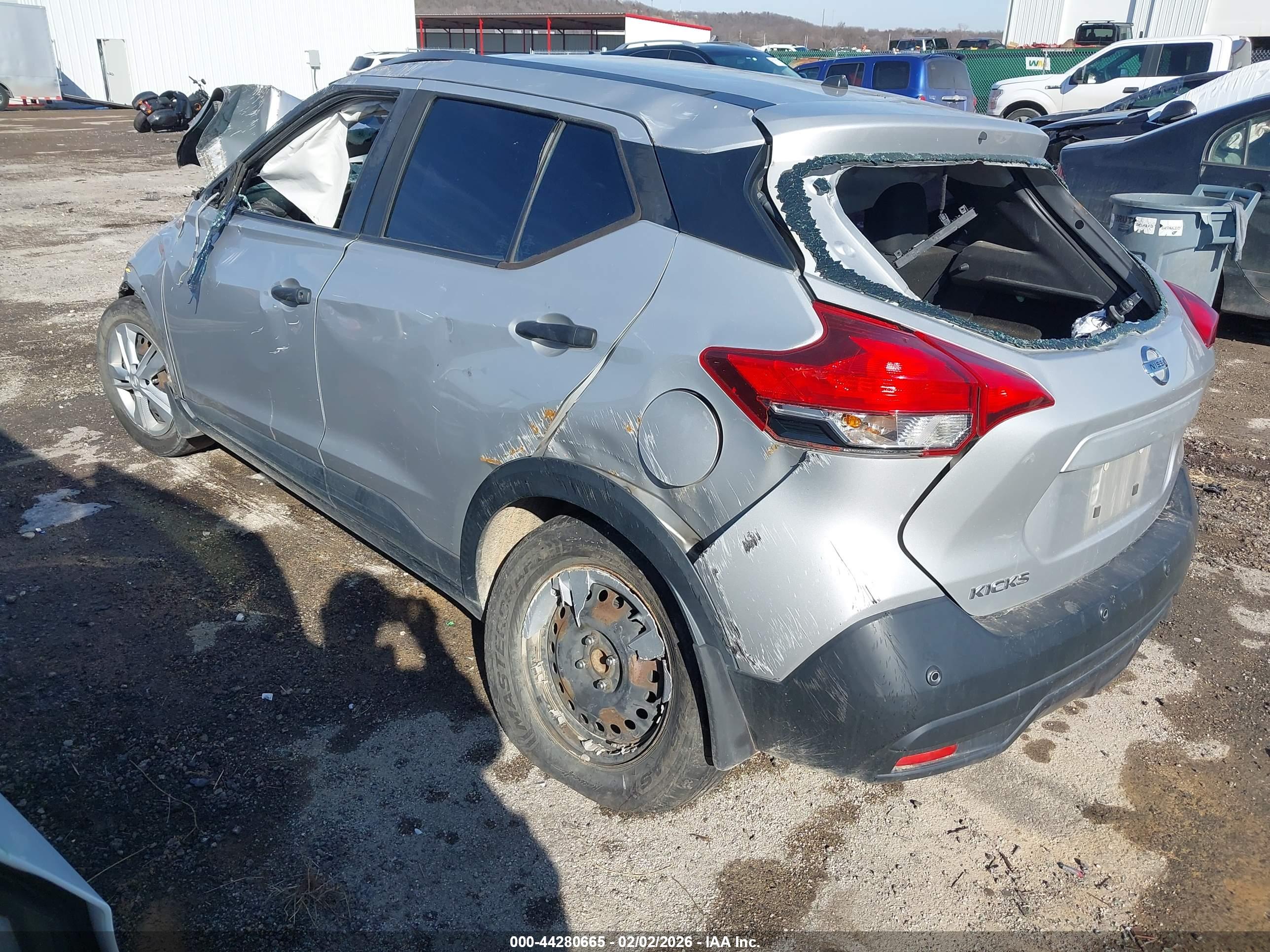 NISSAN KICKS image 3