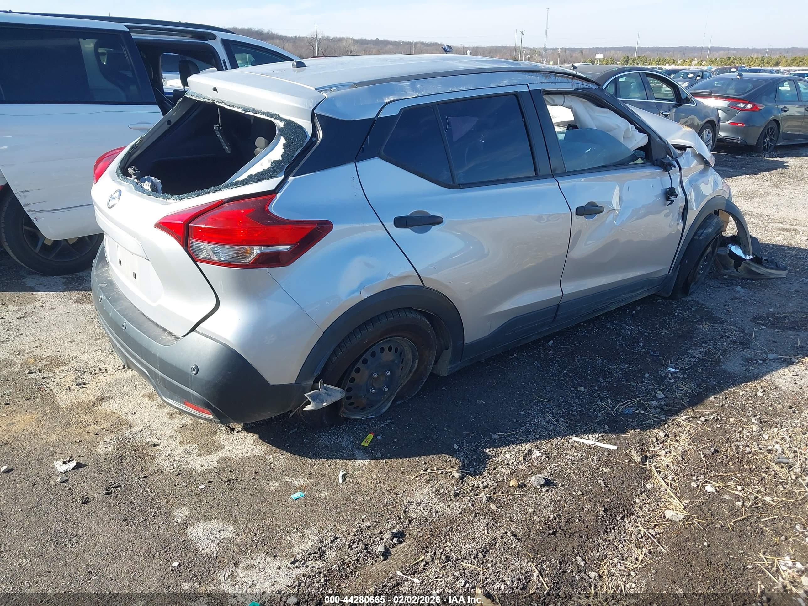 NISSAN KICKS image 4