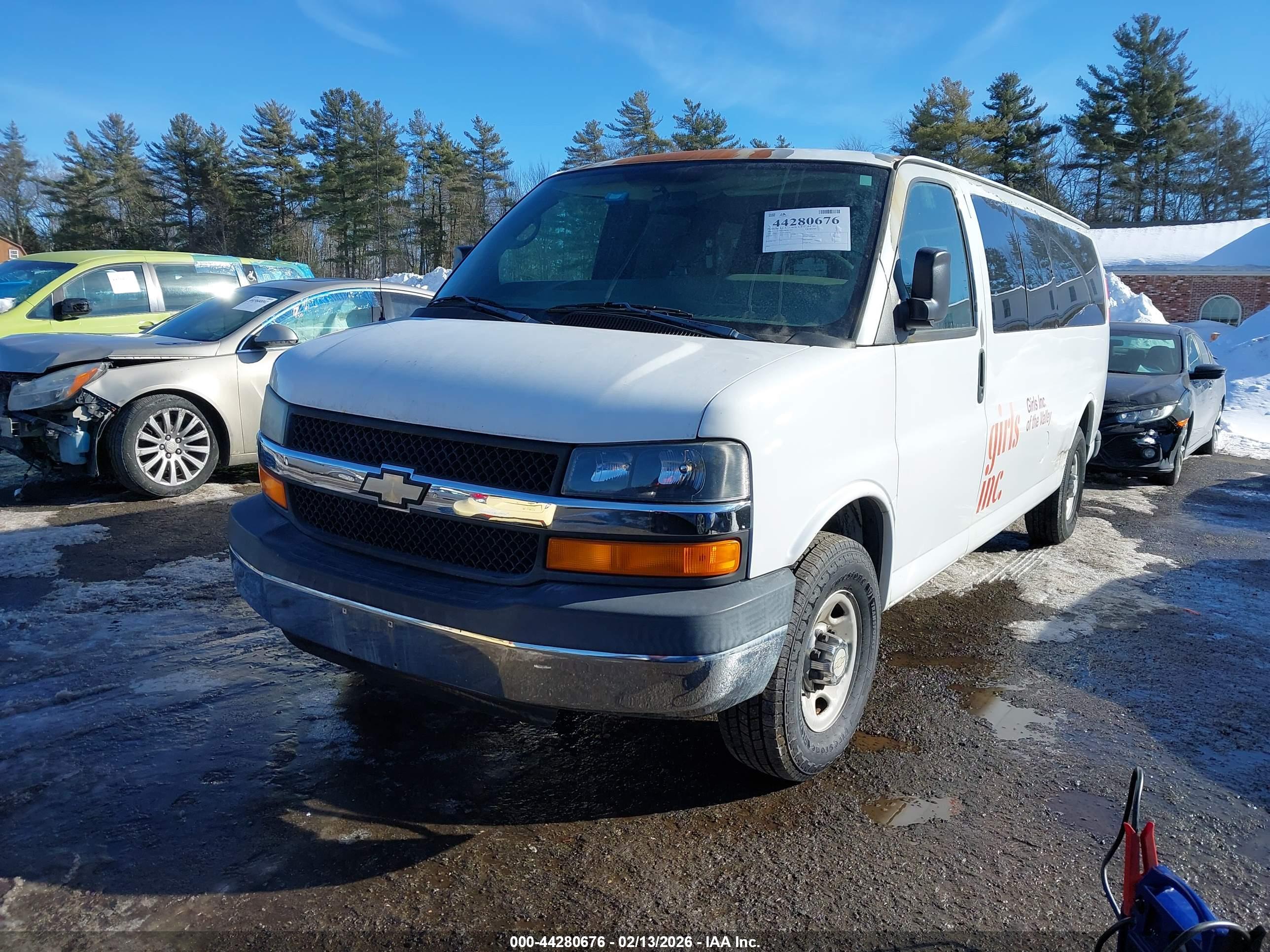CHEVROLET EXPRESS image 2