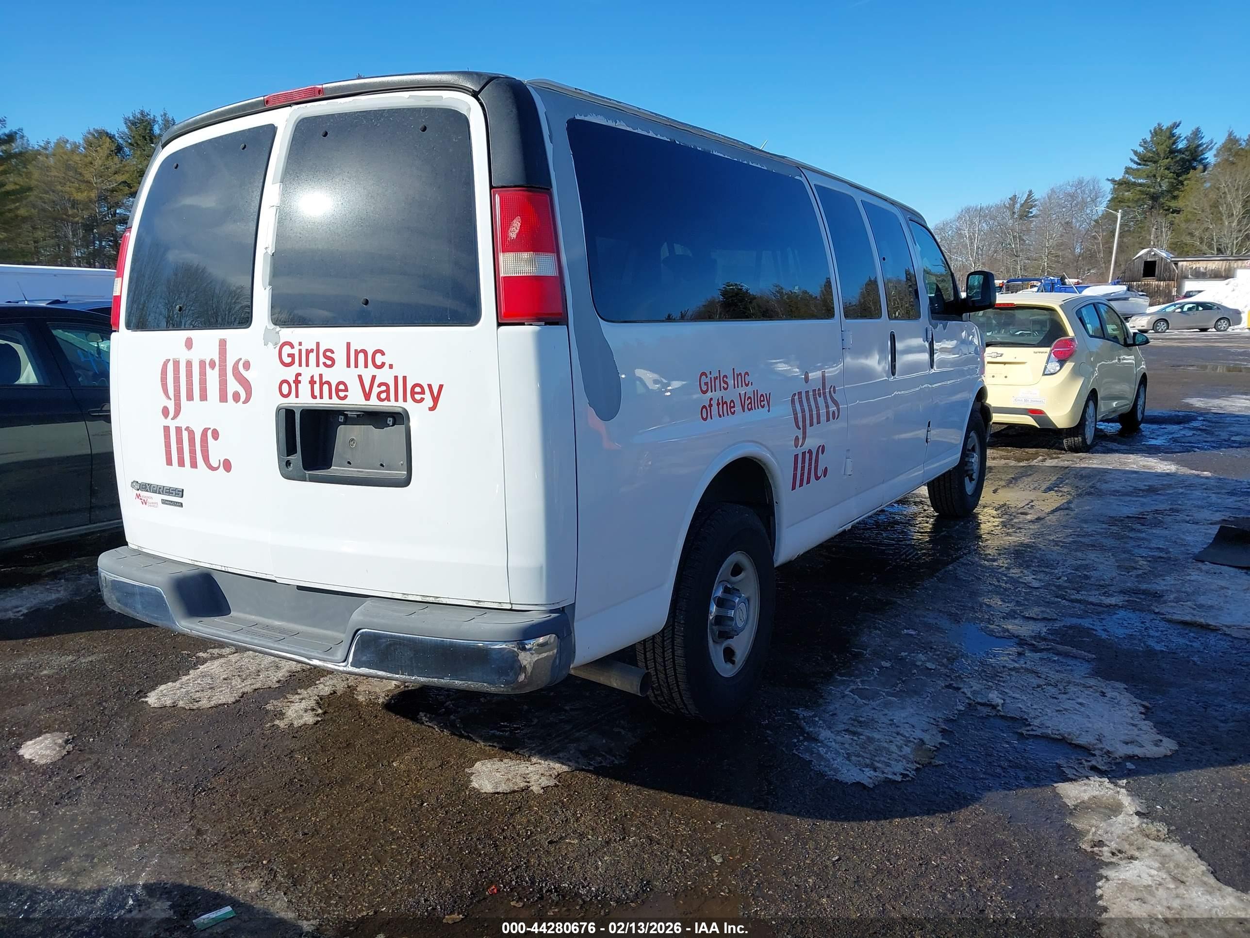 CHEVROLET EXPRESS image 4