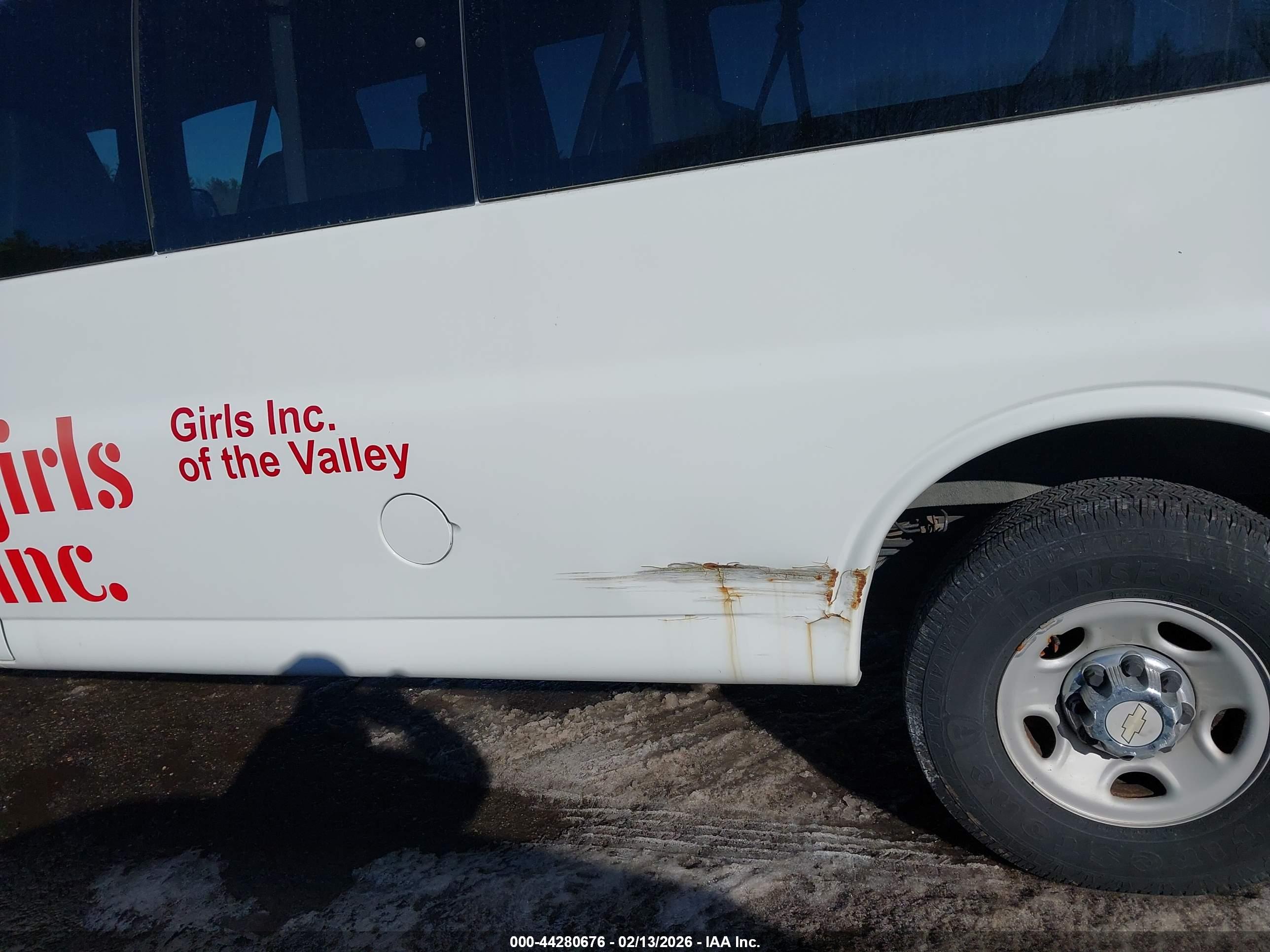 CHEVROLET EXPRESS image 6