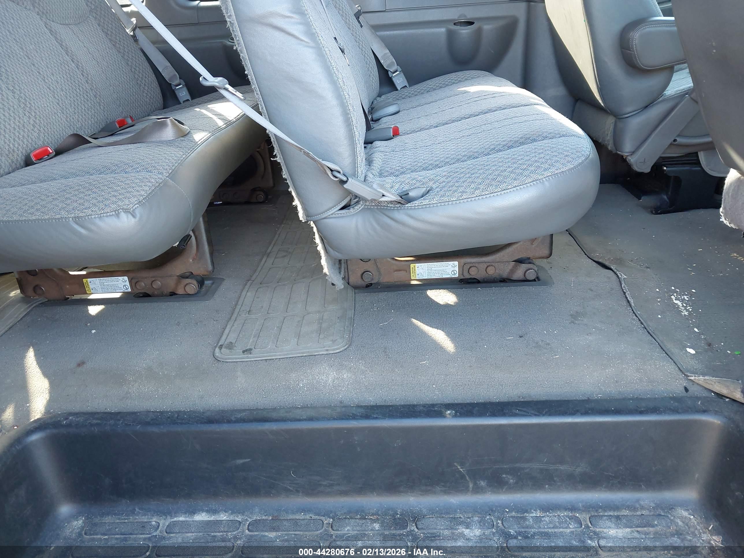CHEVROLET EXPRESS image 8