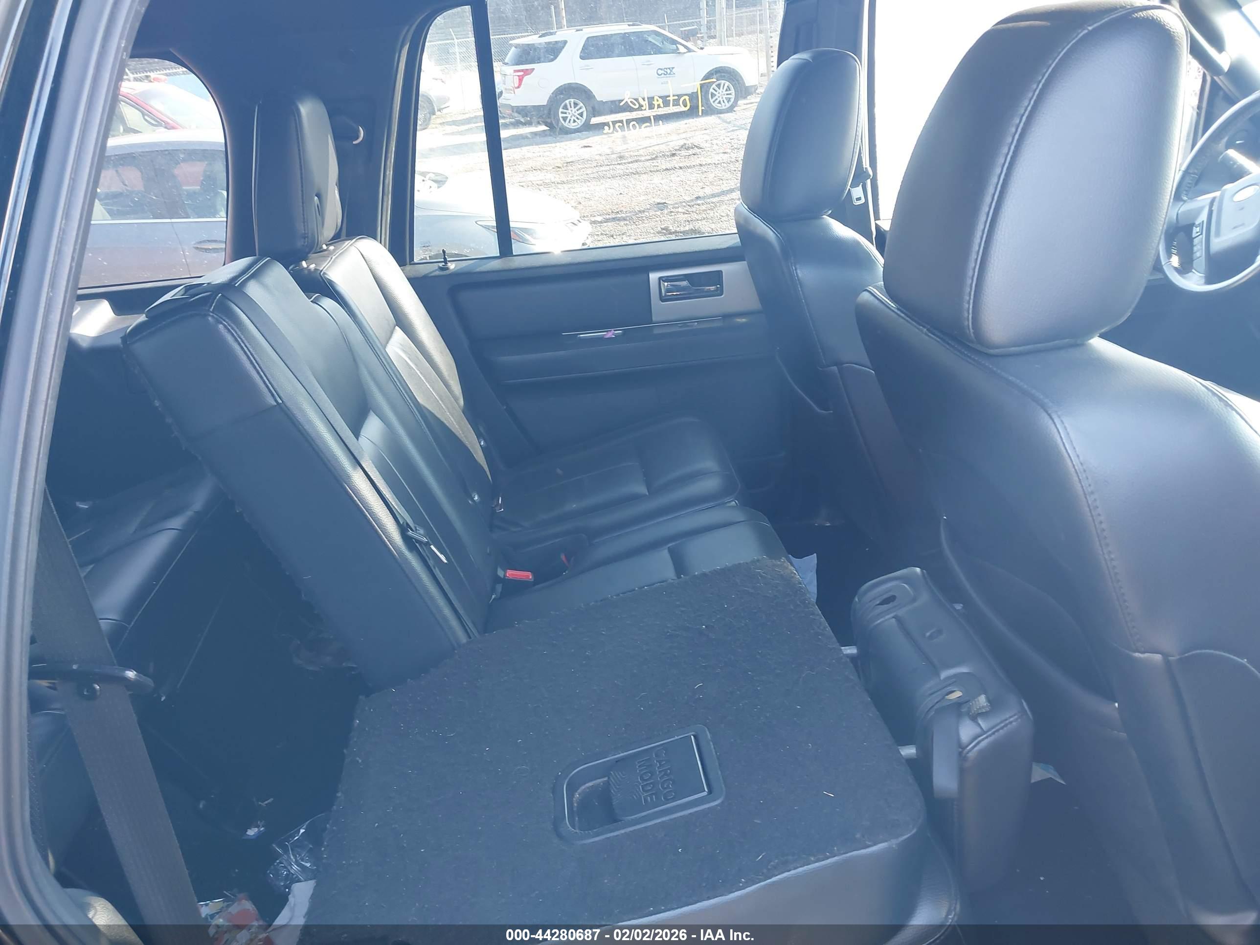 FORD EXPEDITION image 8