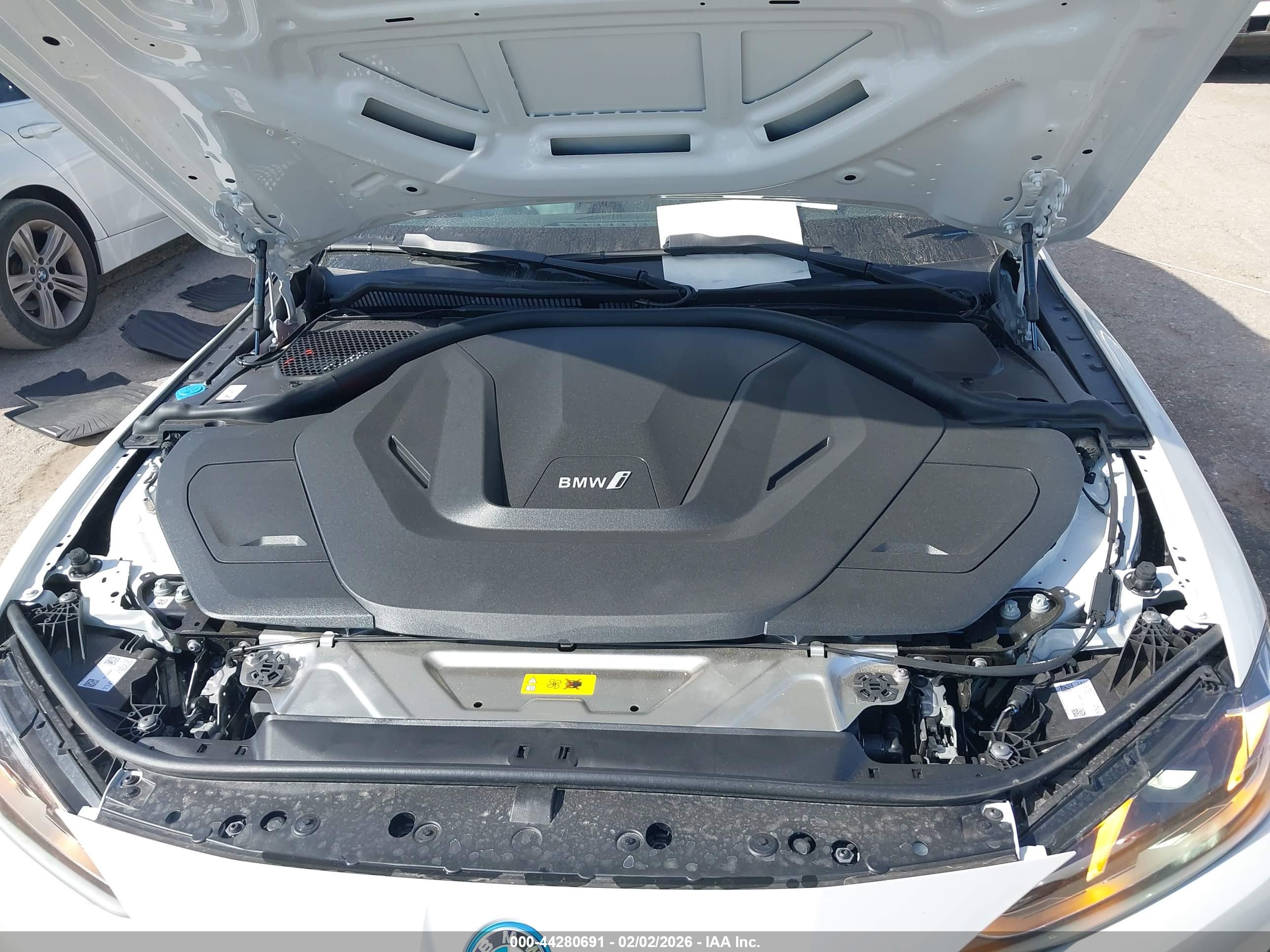 BMW I4 image 10