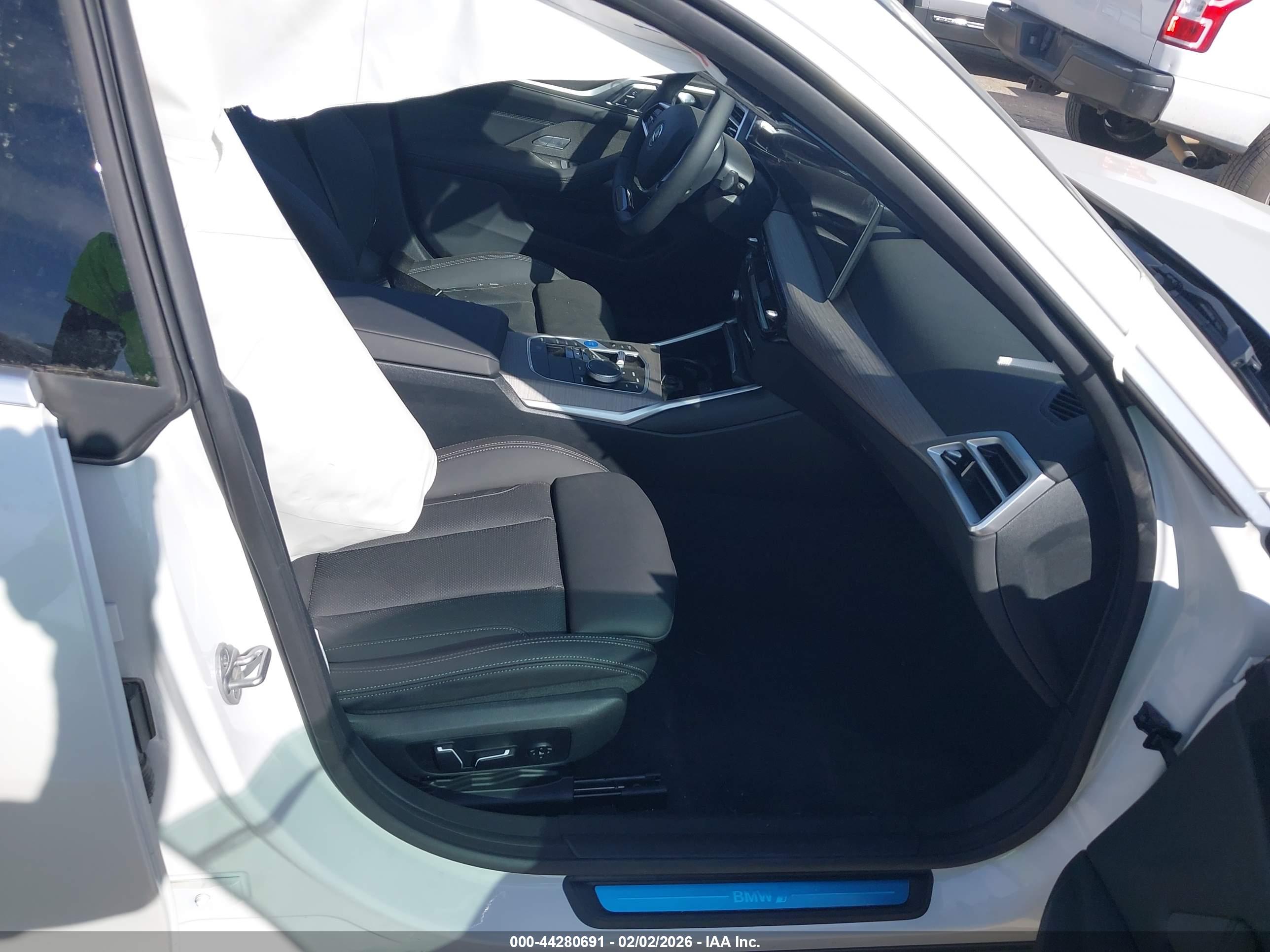 BMW I4 image 5