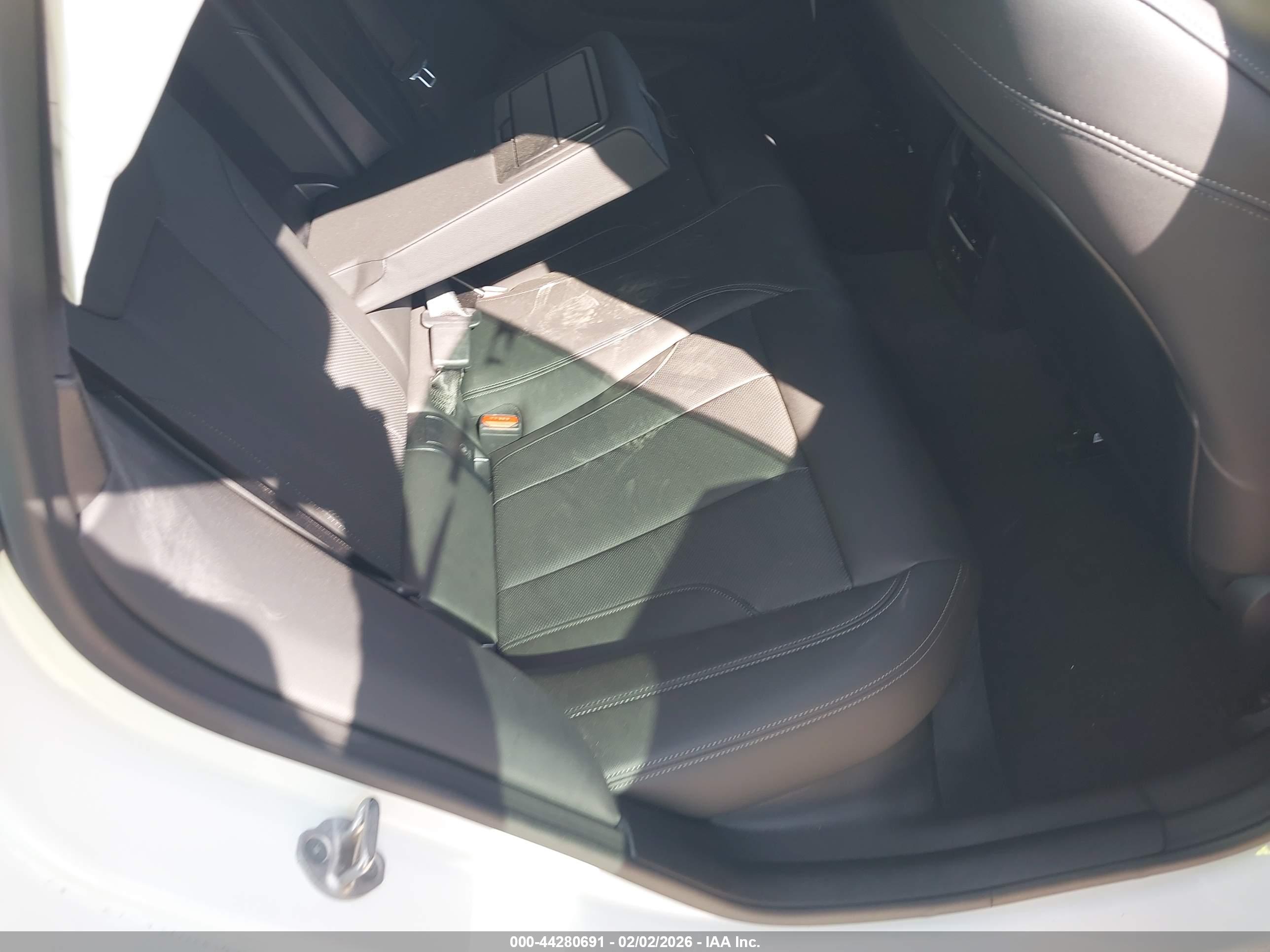 BMW I4 image 8