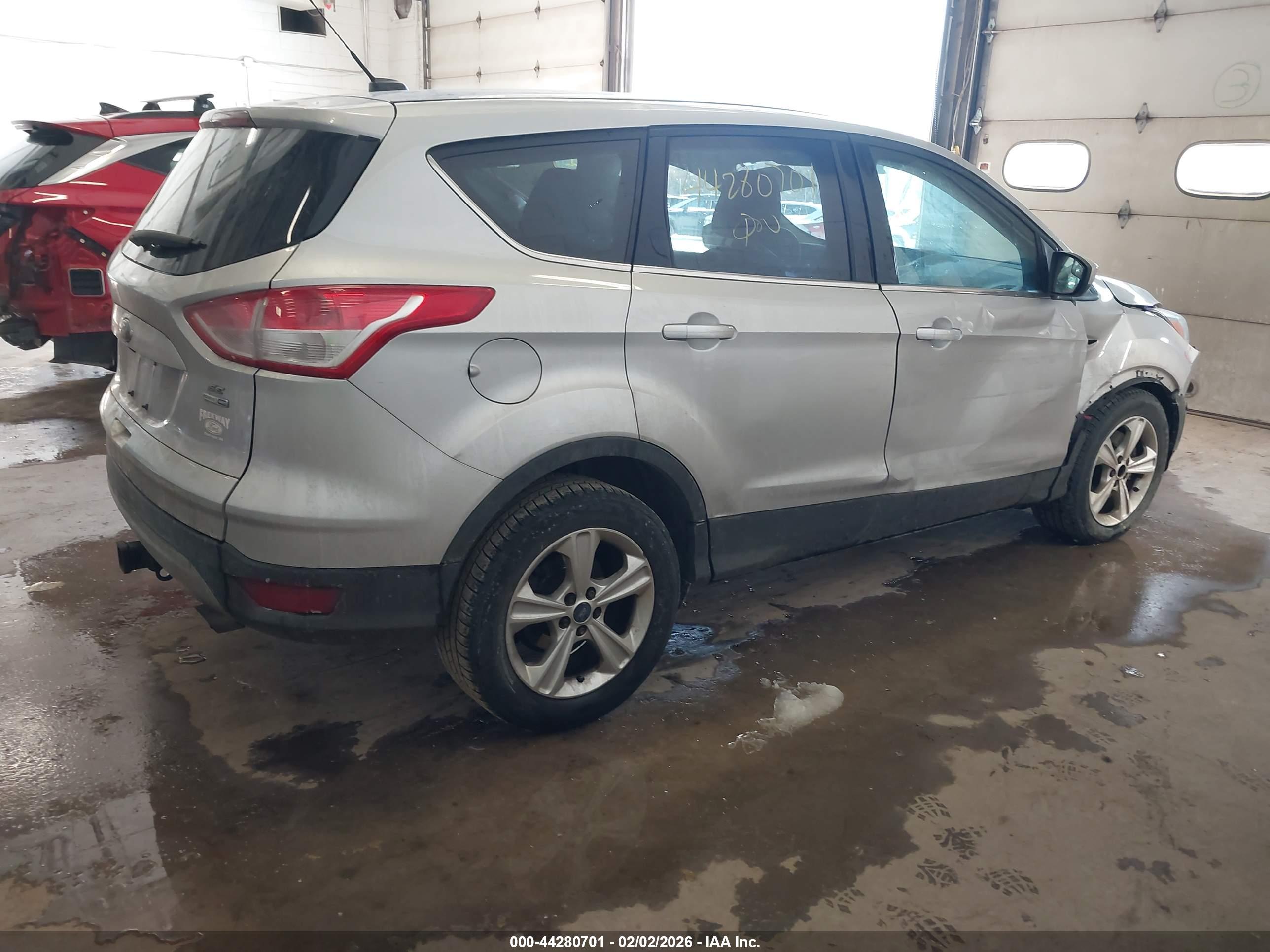 FORD ESCAPE image 4