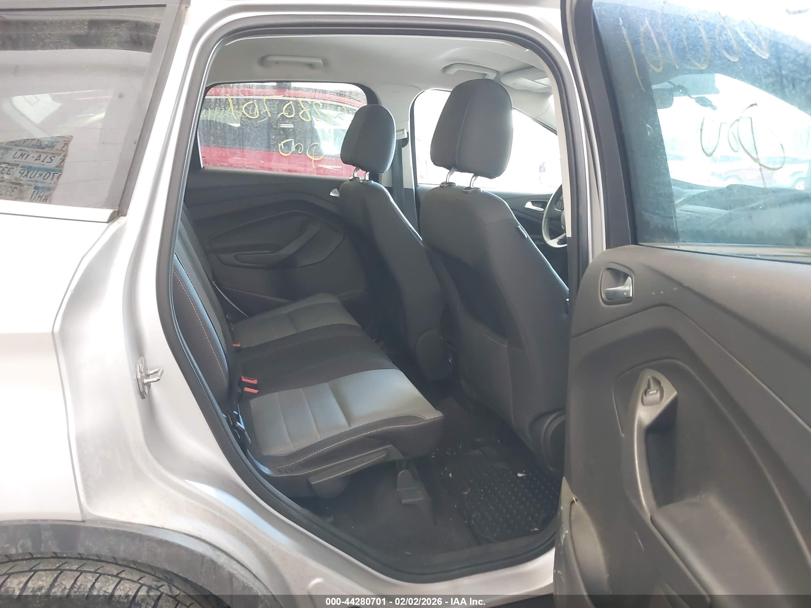 FORD ESCAPE image 8