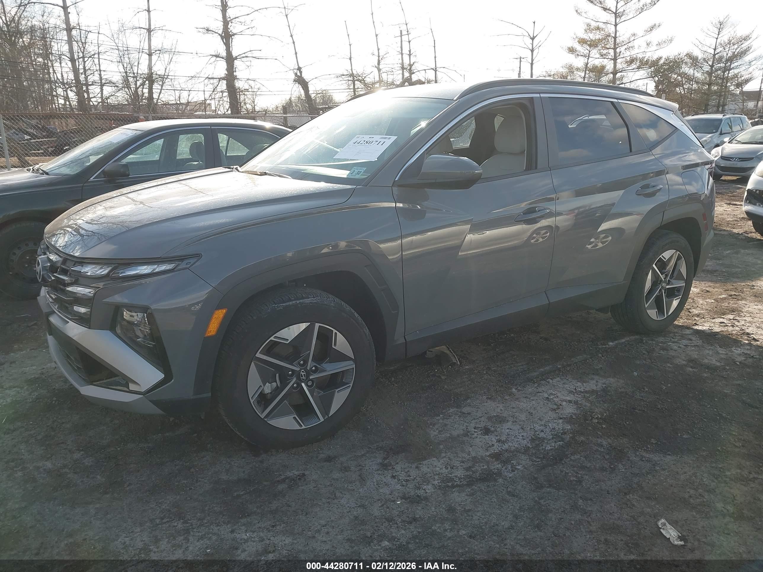 HYUNDAI TUCSON image 2