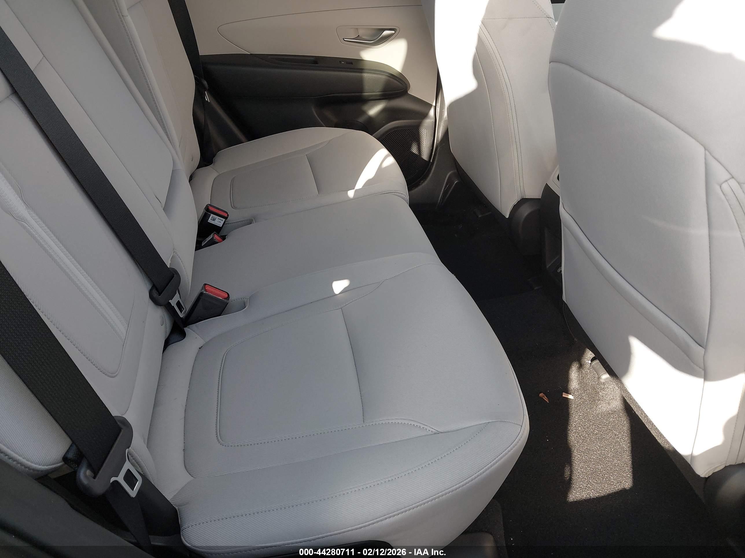 HYUNDAI TUCSON image 8
