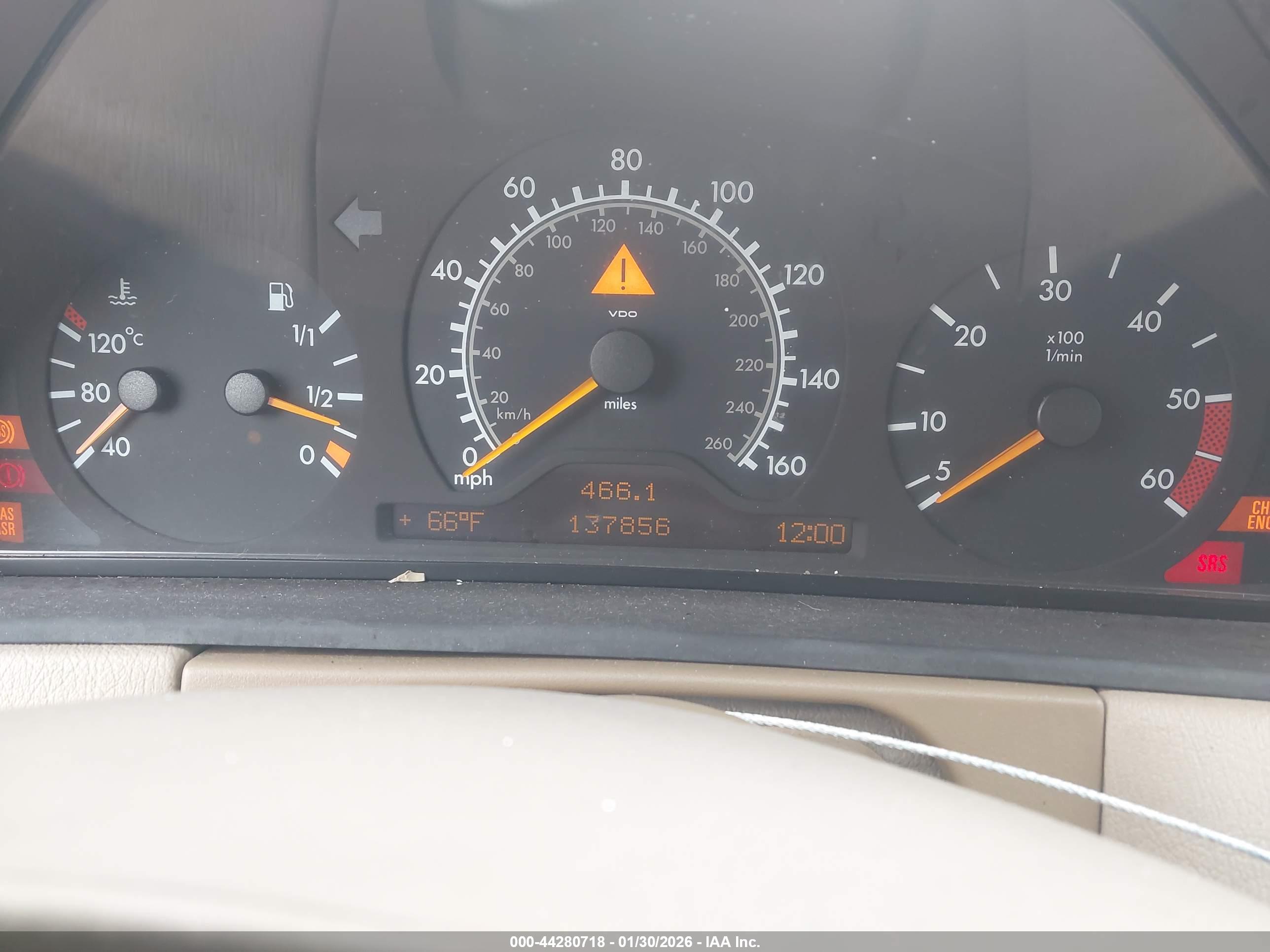 MERCEDES-BENZ E image 7