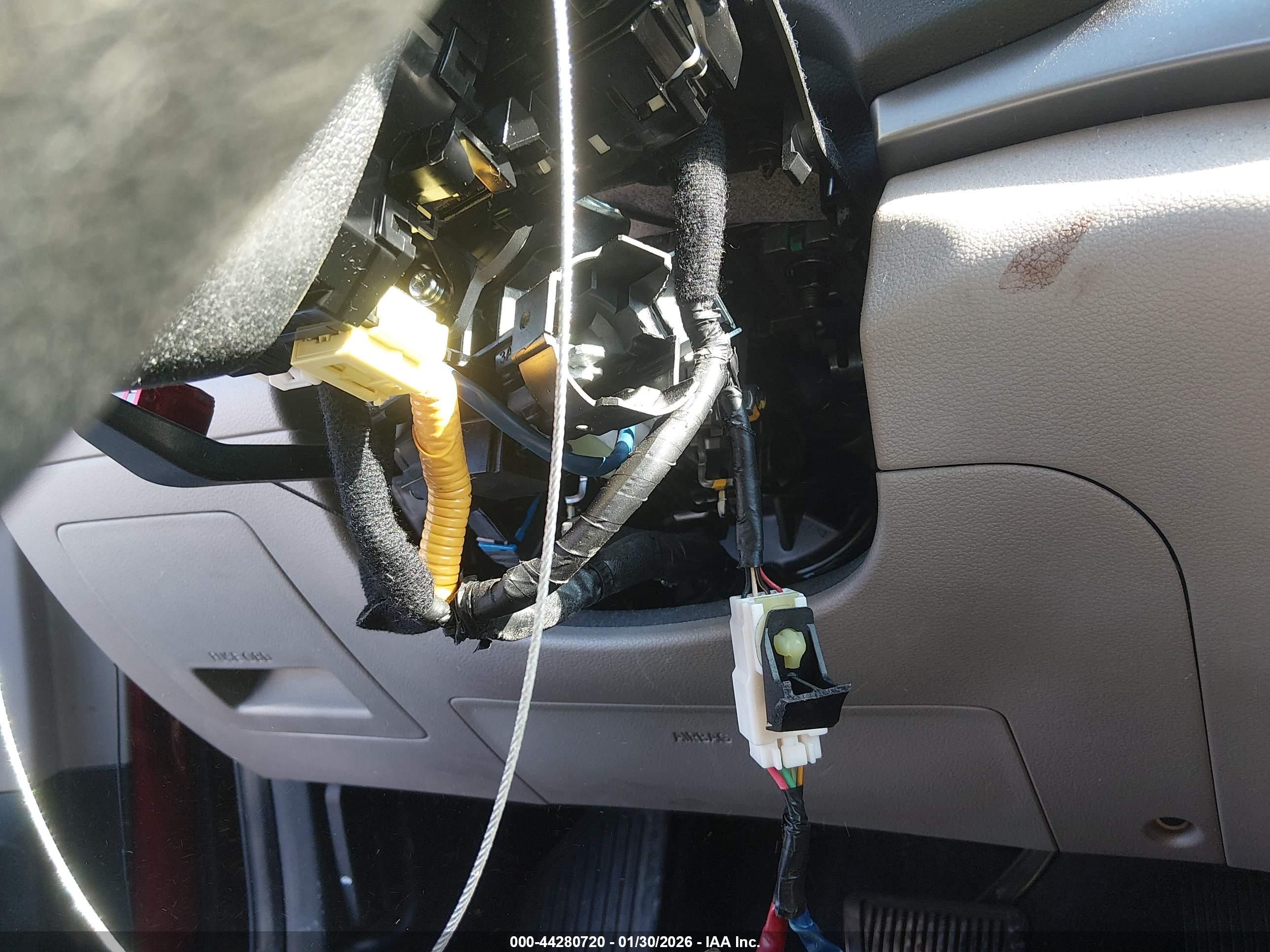 HYUNDAI ELANTRA image 6
