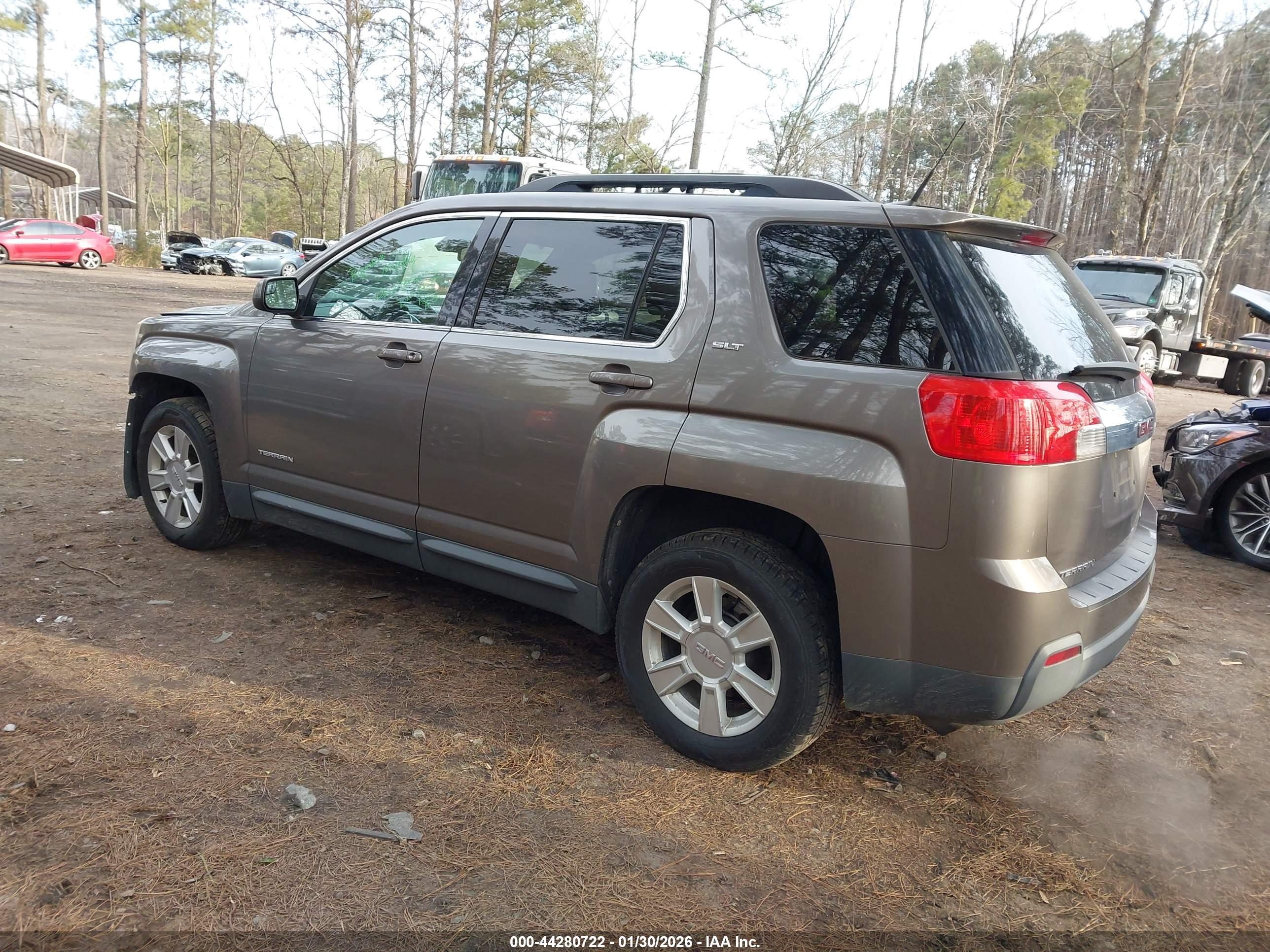 GMC TERRAIN image 3