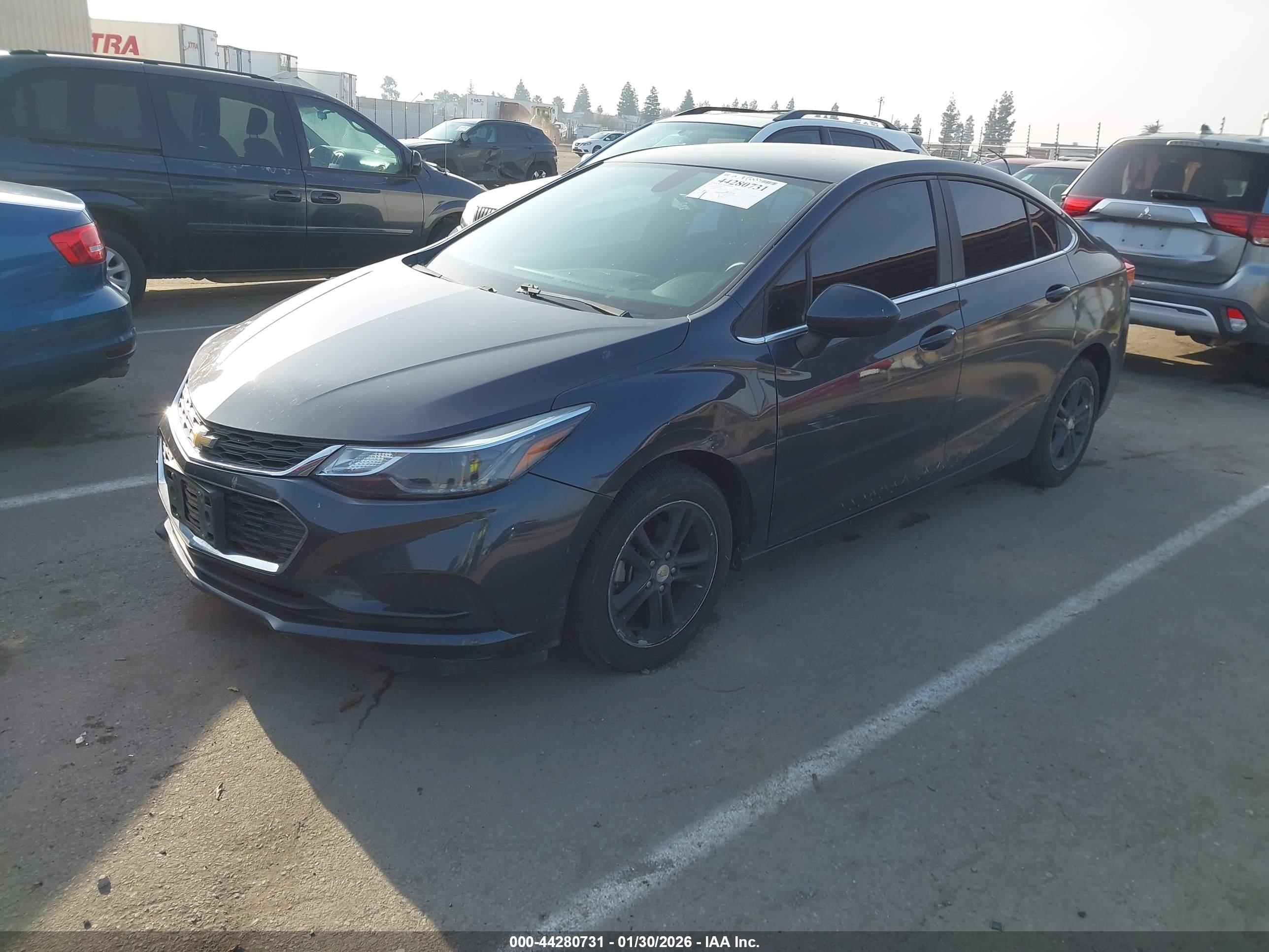 CHEVROLET CRUZE image 2