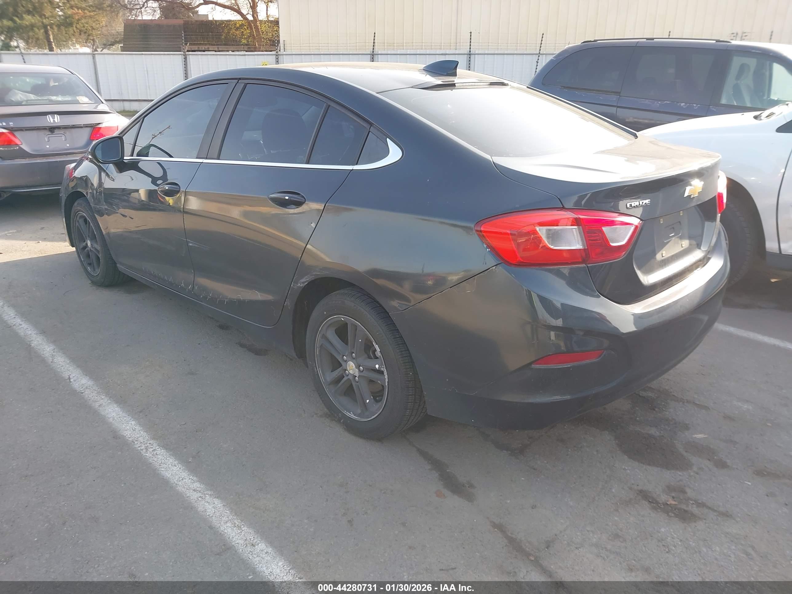CHEVROLET CRUZE image 3
