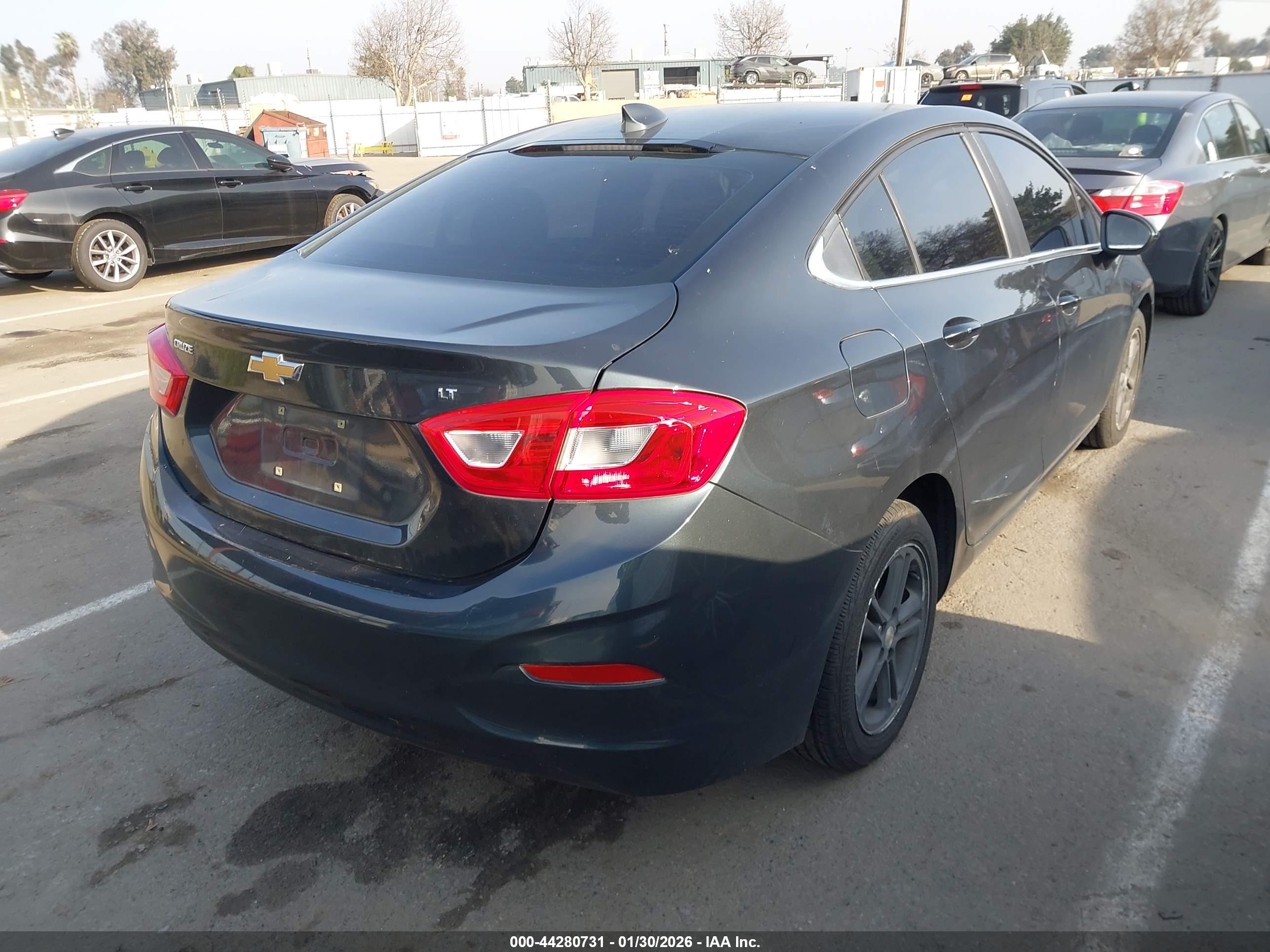 CHEVROLET CRUZE image 4
