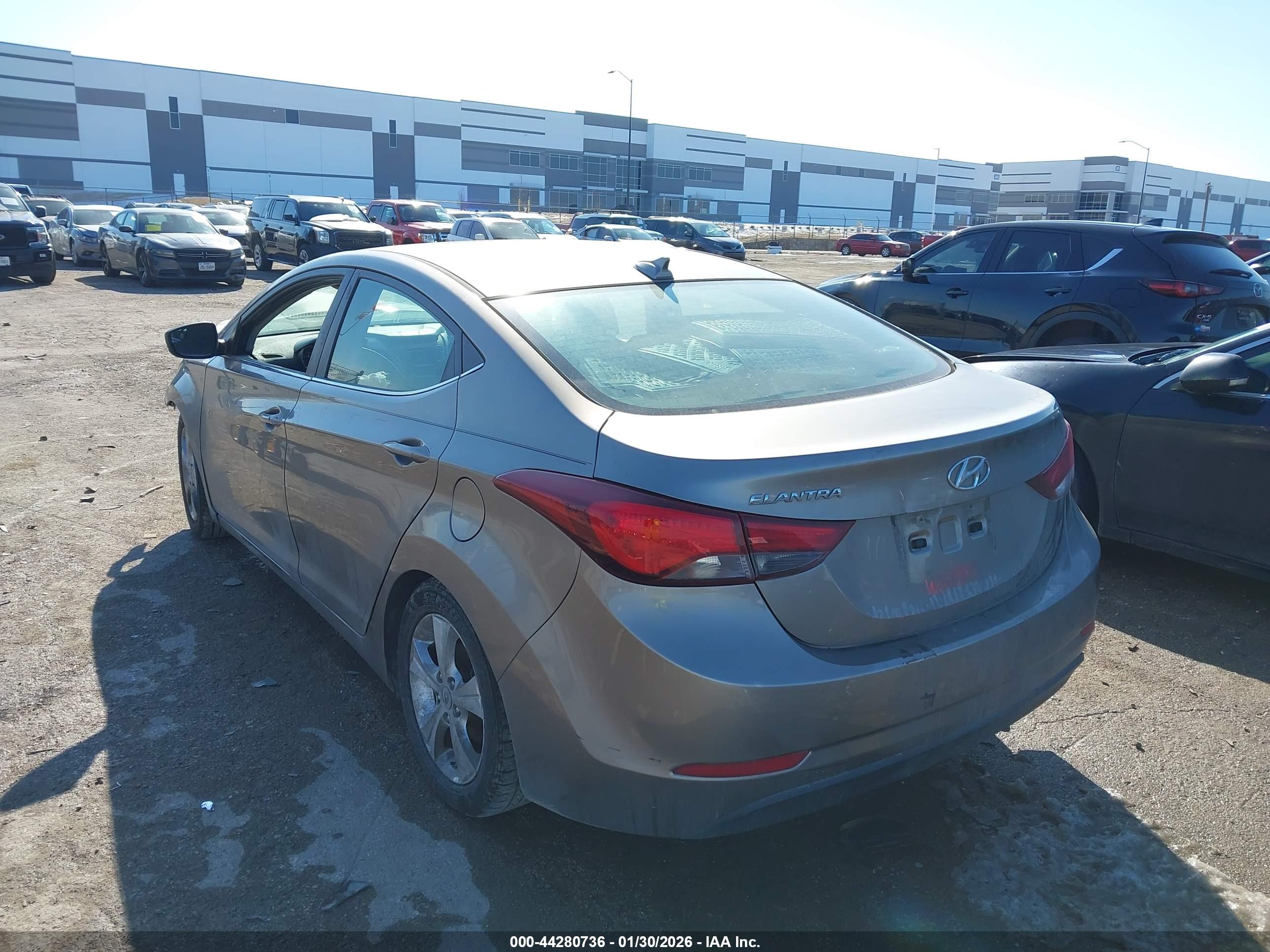 HYUNDAI ELANTRA image 3