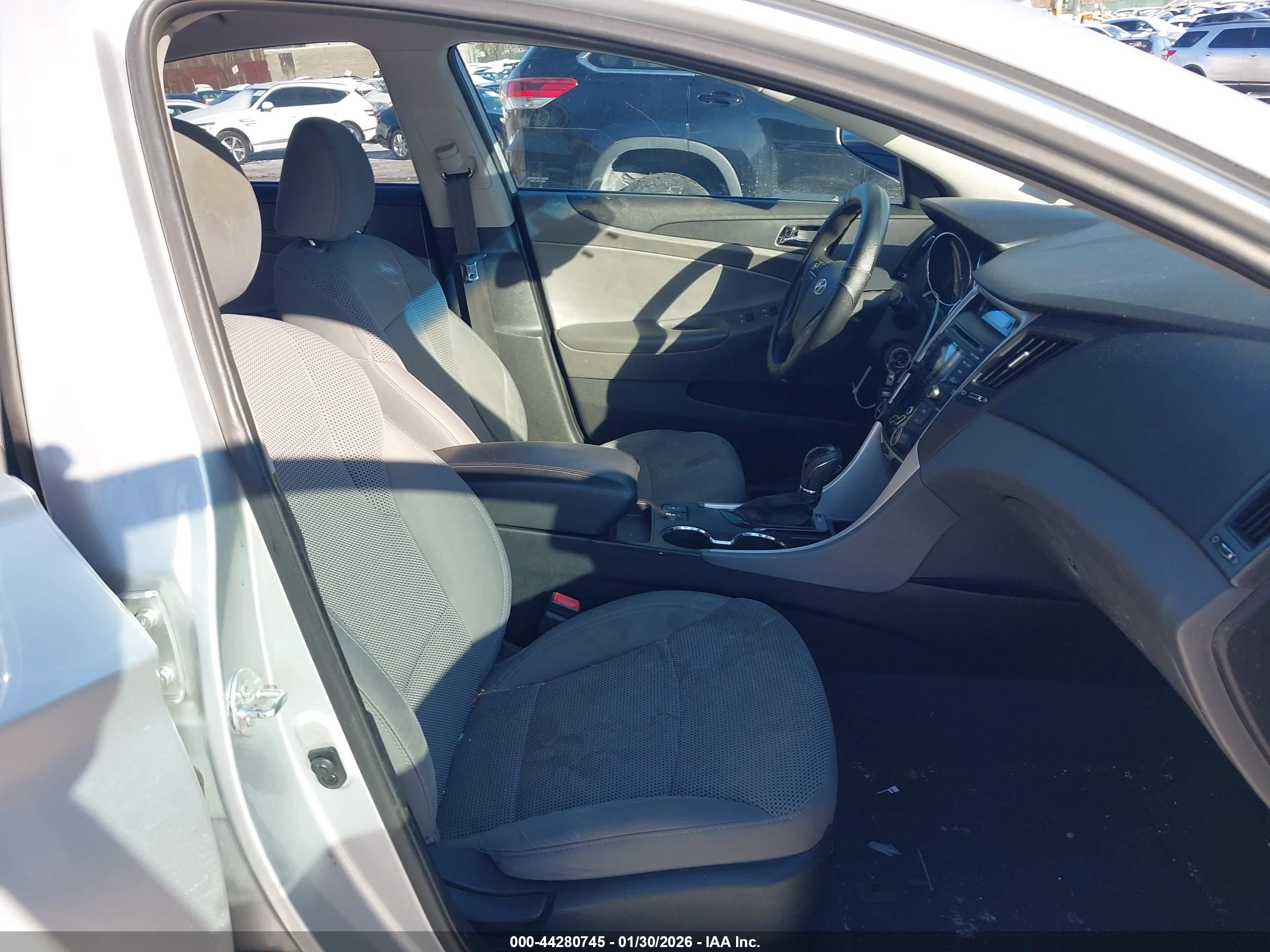 HYUNDAI SONATA image 5