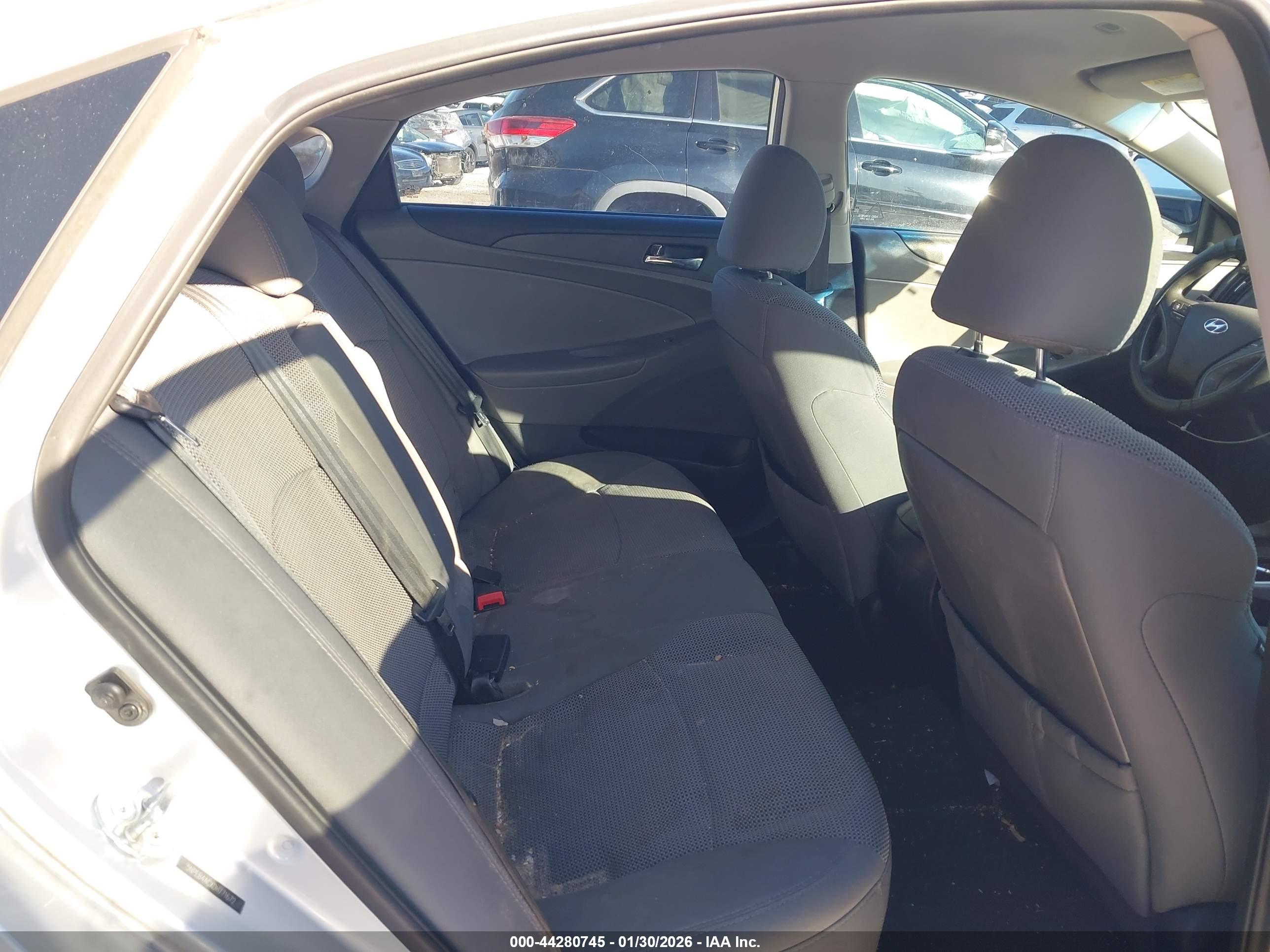 HYUNDAI SONATA image 8