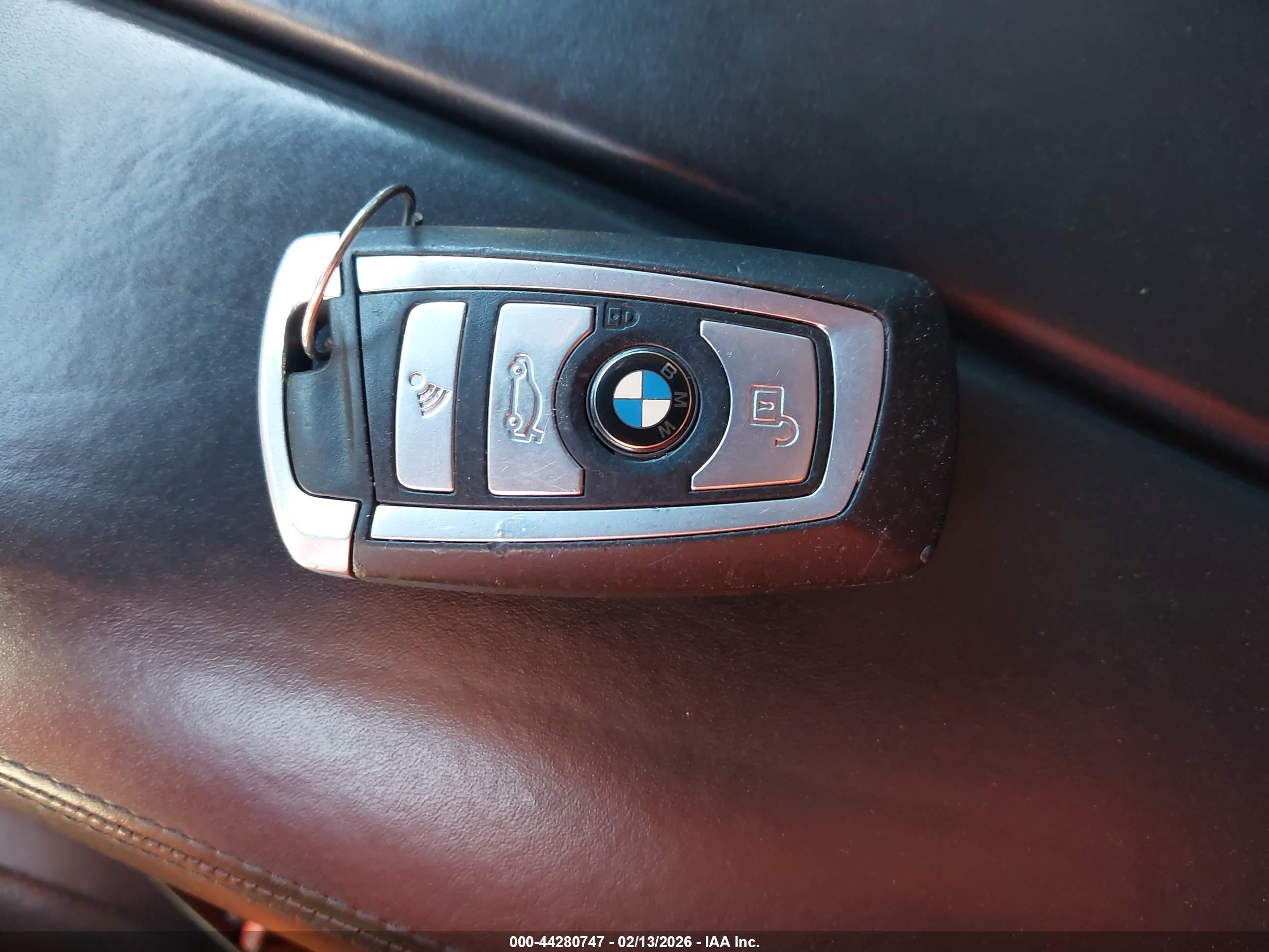 BMW 750I image 11