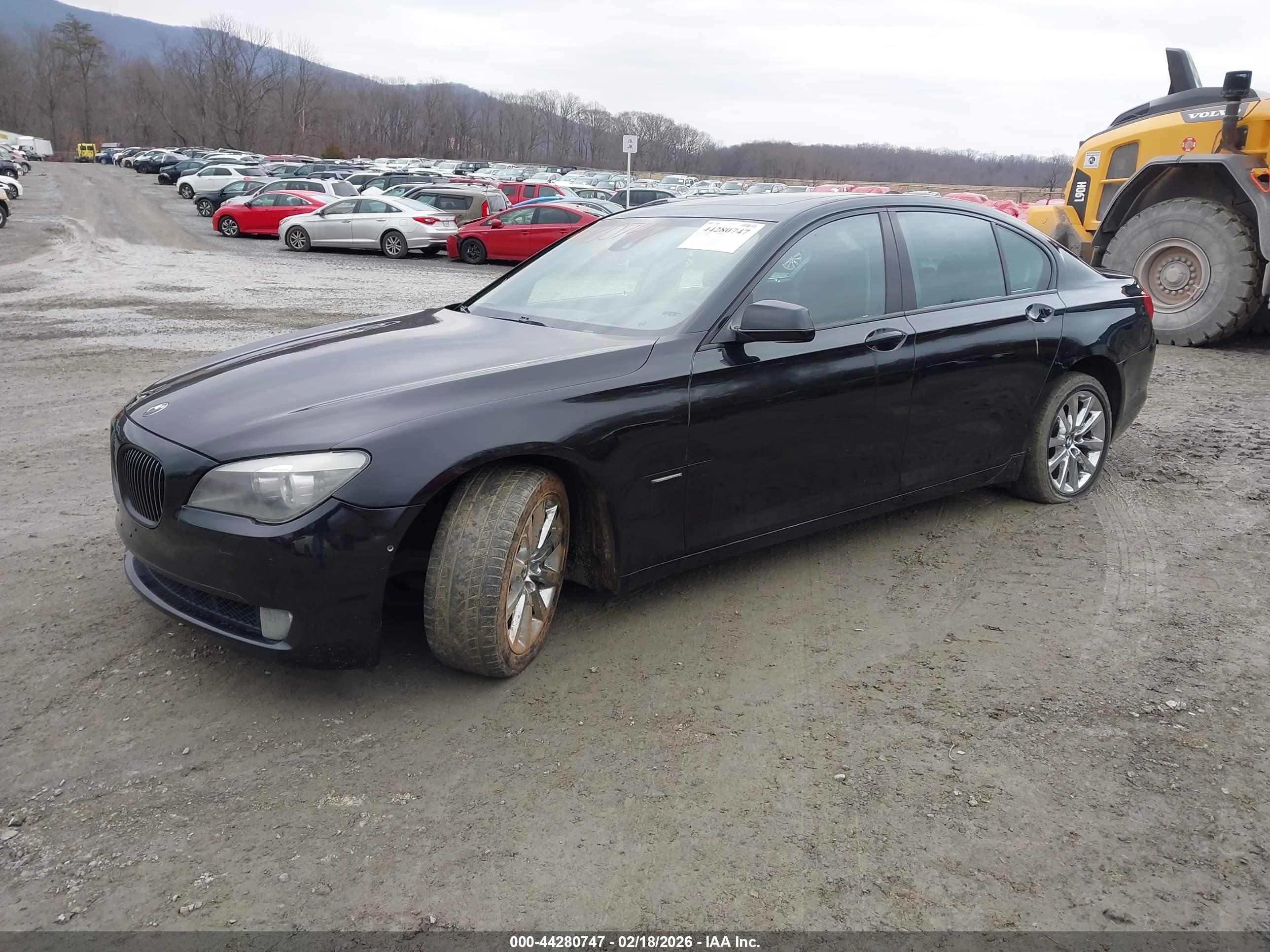 BMW 750I image 2
