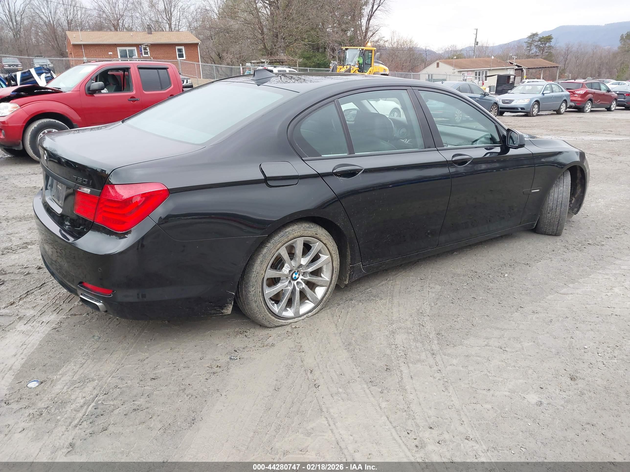 BMW 750I image 4