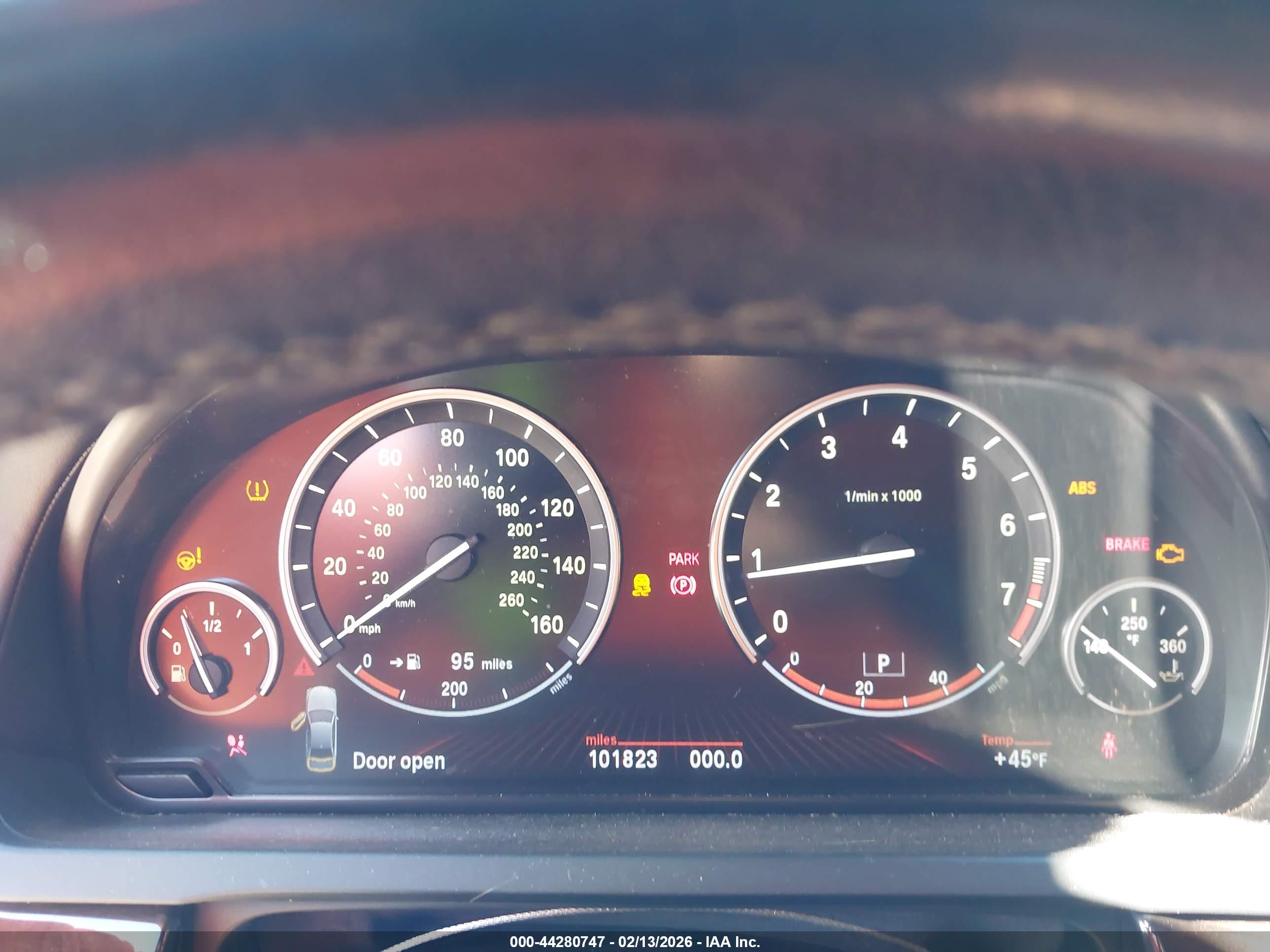 BMW 750I image 7