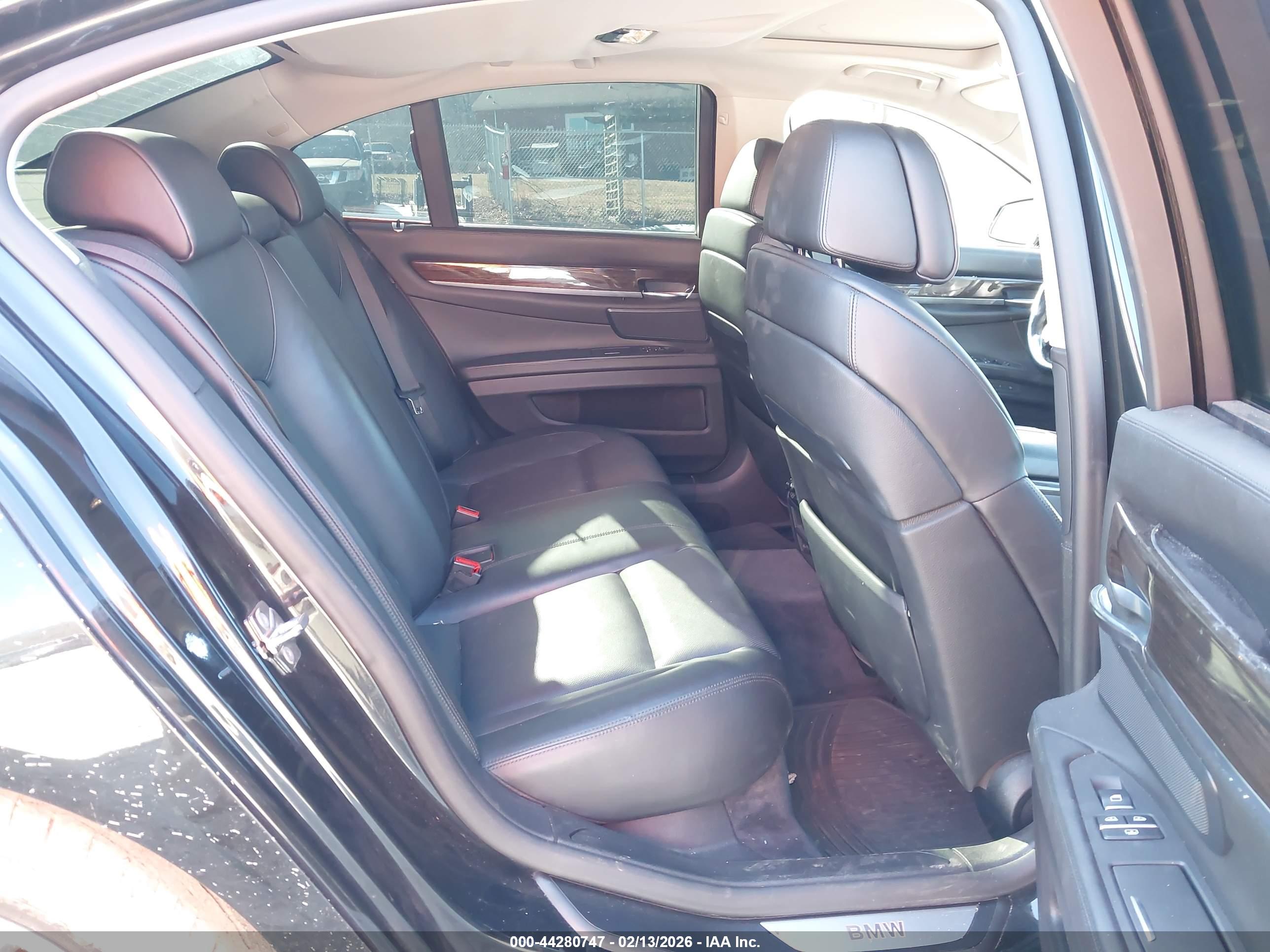 BMW 750I image 8