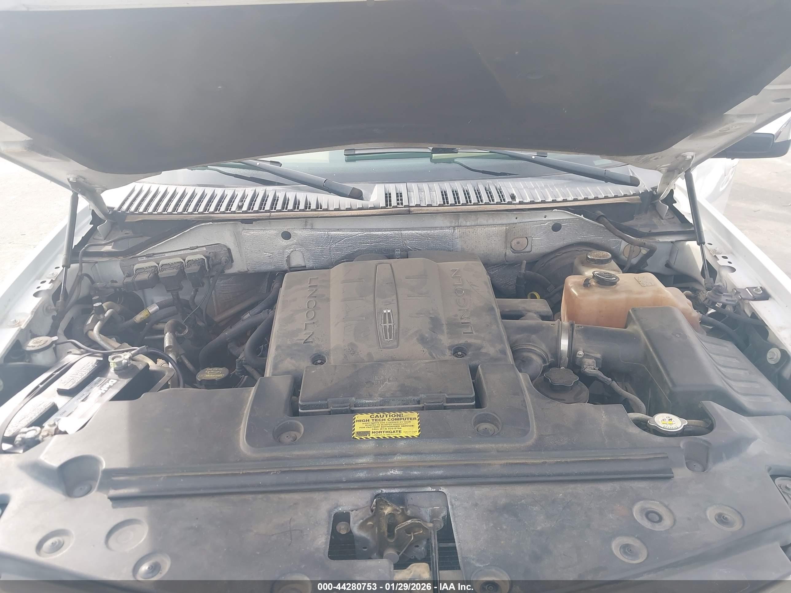 LINCOLN NAVIGATOR image 10