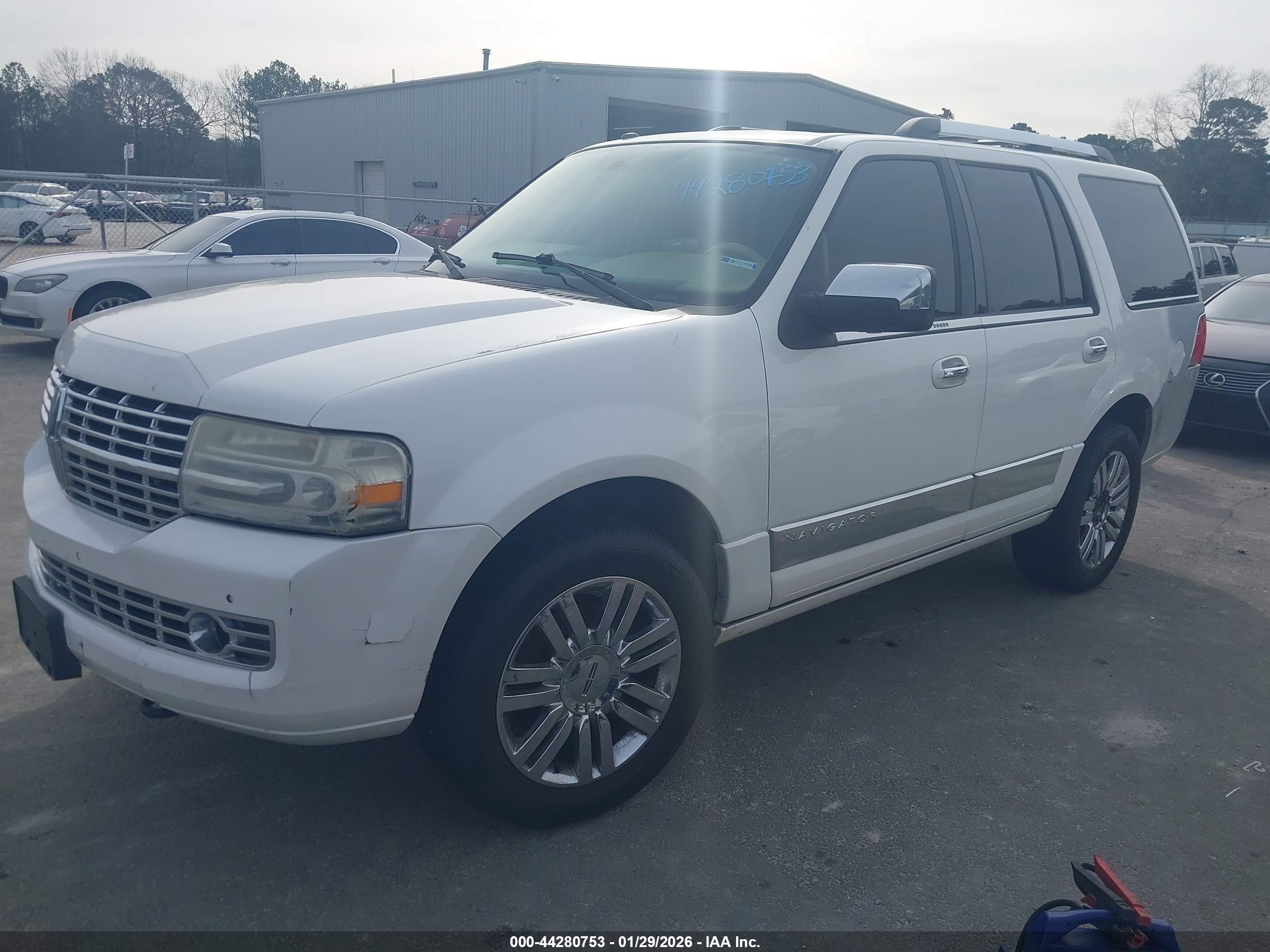 LINCOLN NAVIGATOR image 2