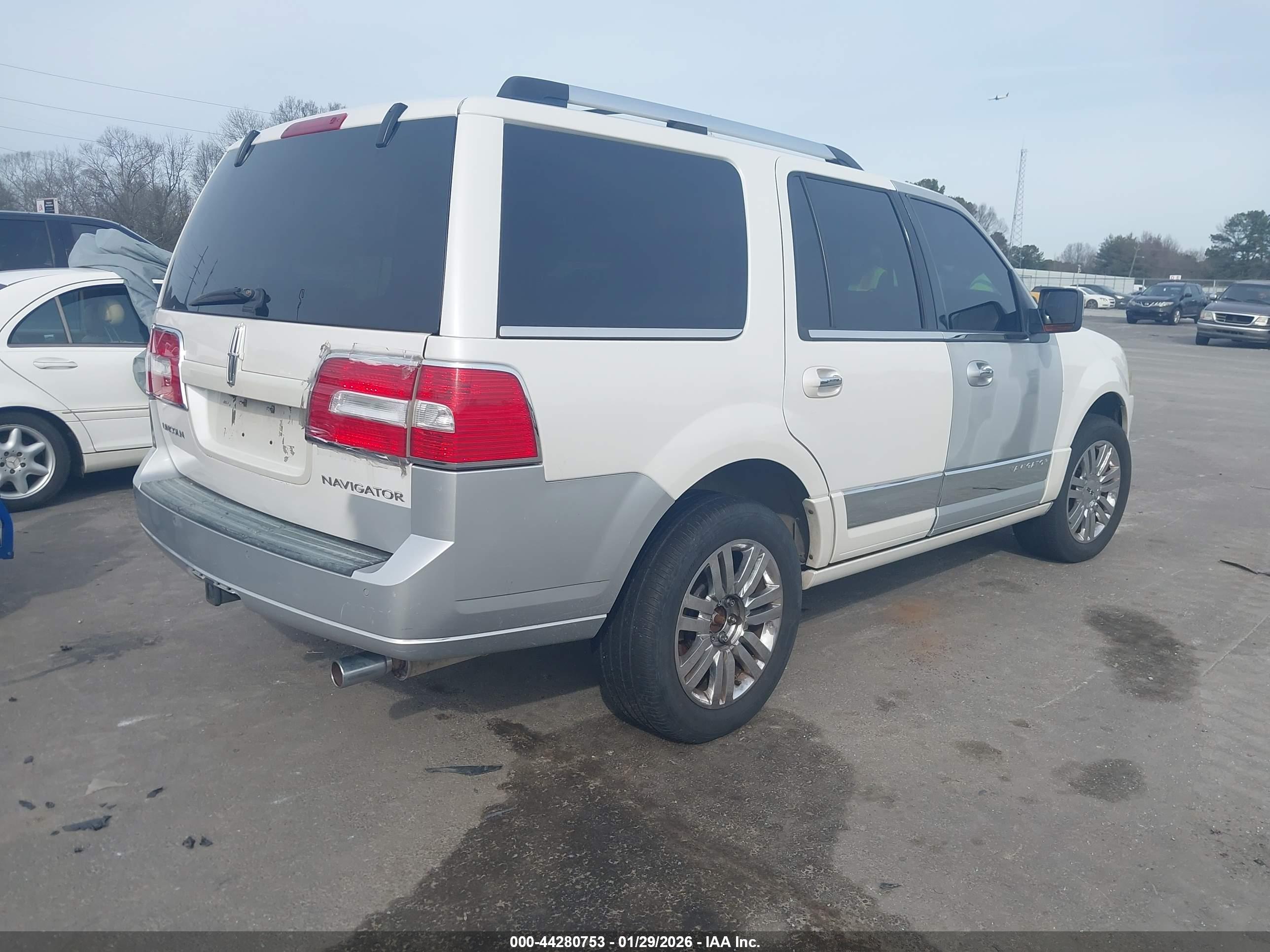 LINCOLN NAVIGATOR image 4