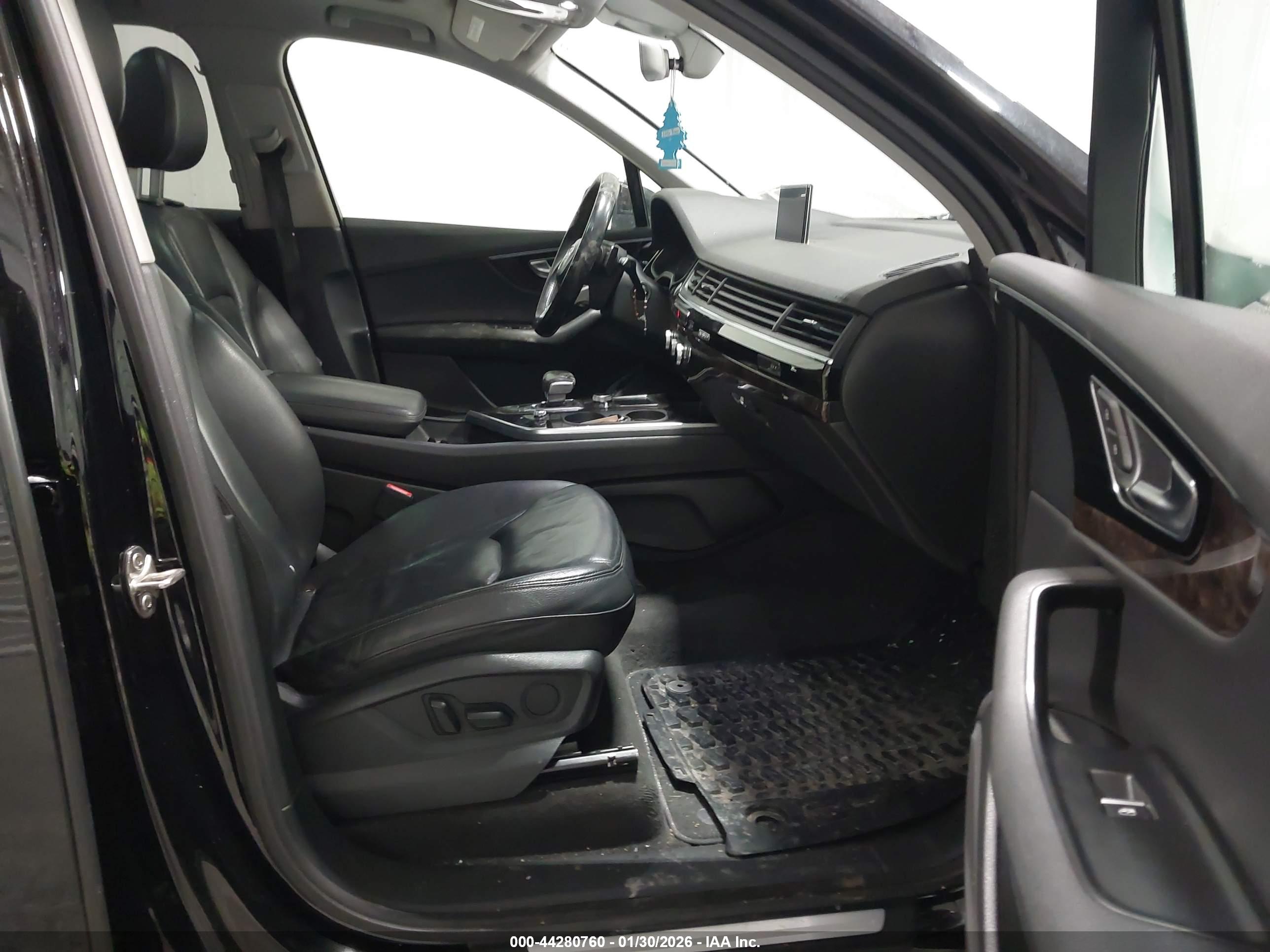 AUDI Q7 image 5