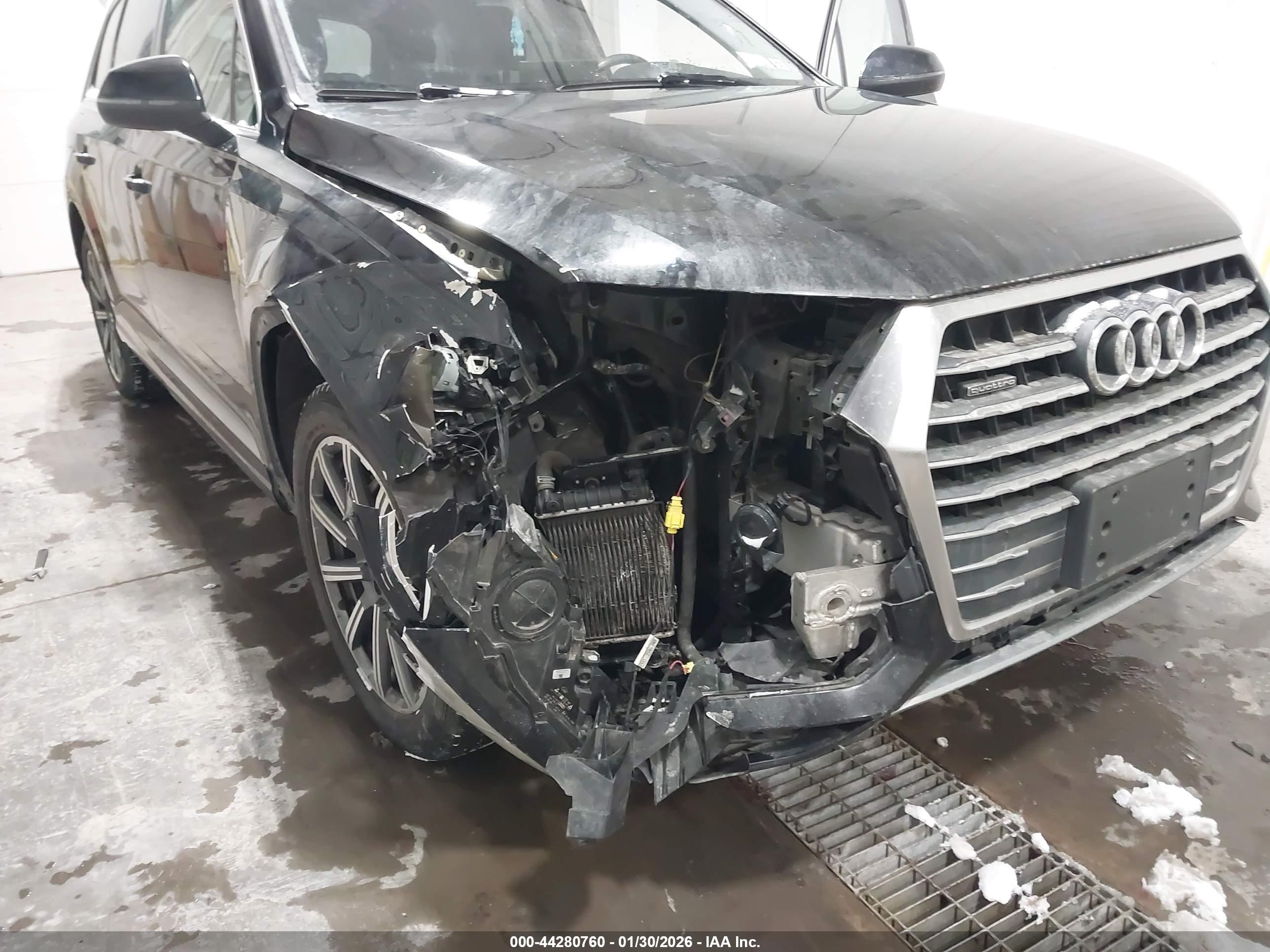 AUDI Q7 image 6