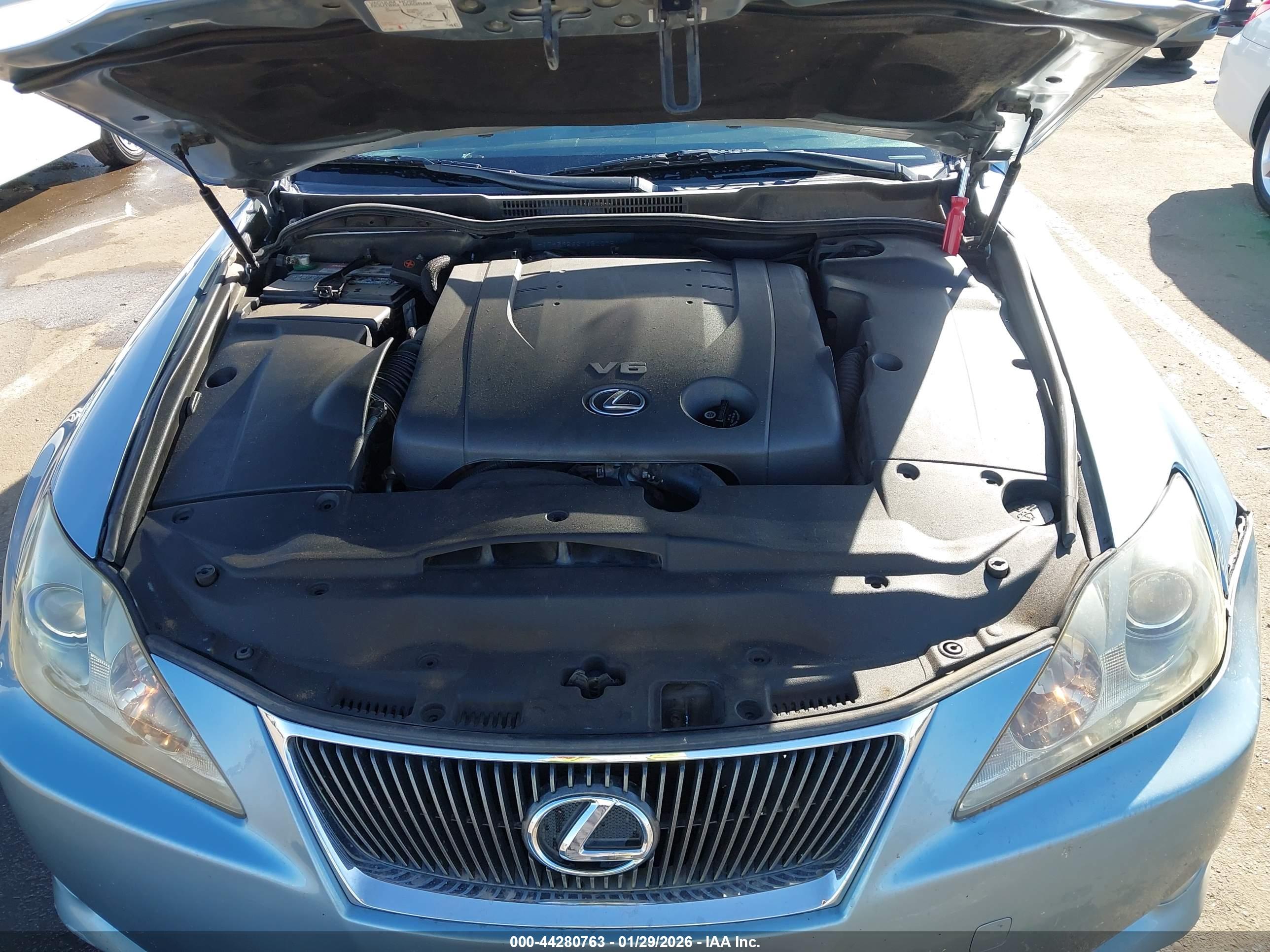 LEXUS IS image 10