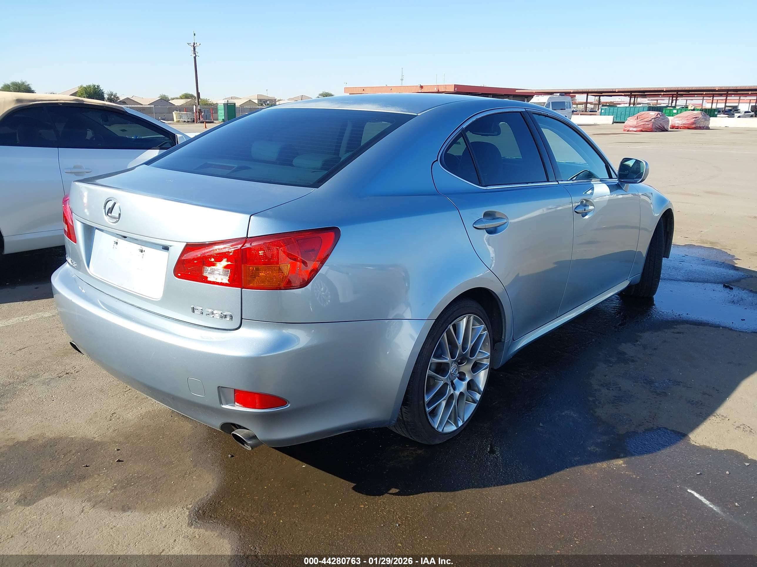 LEXUS IS image 4
