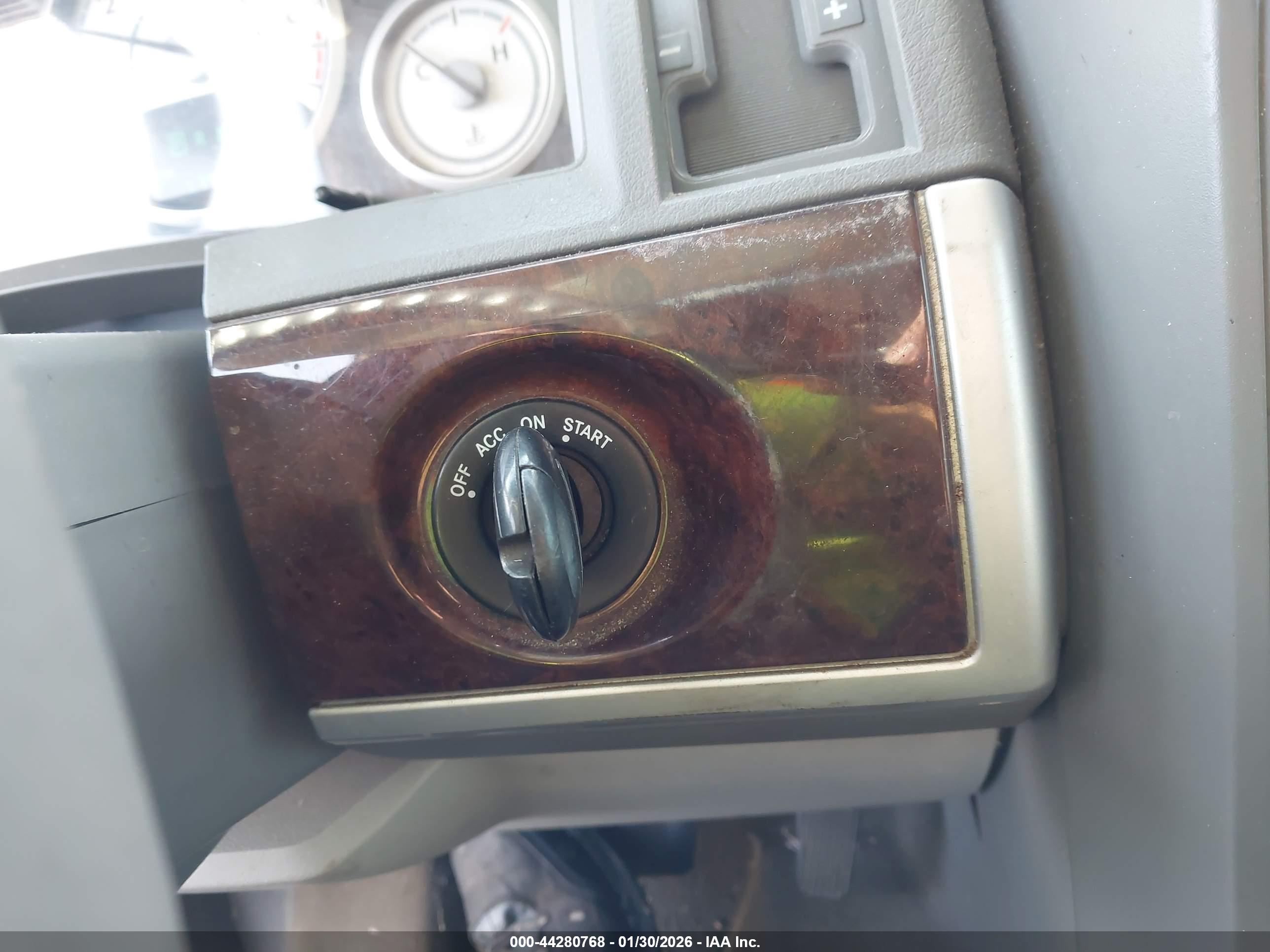 CHRYSLER TOWN image 11