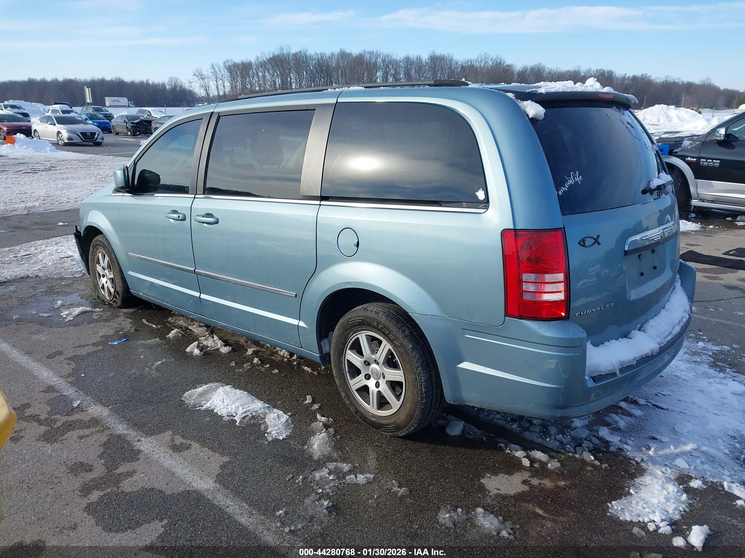 CHRYSLER TOWN image 3