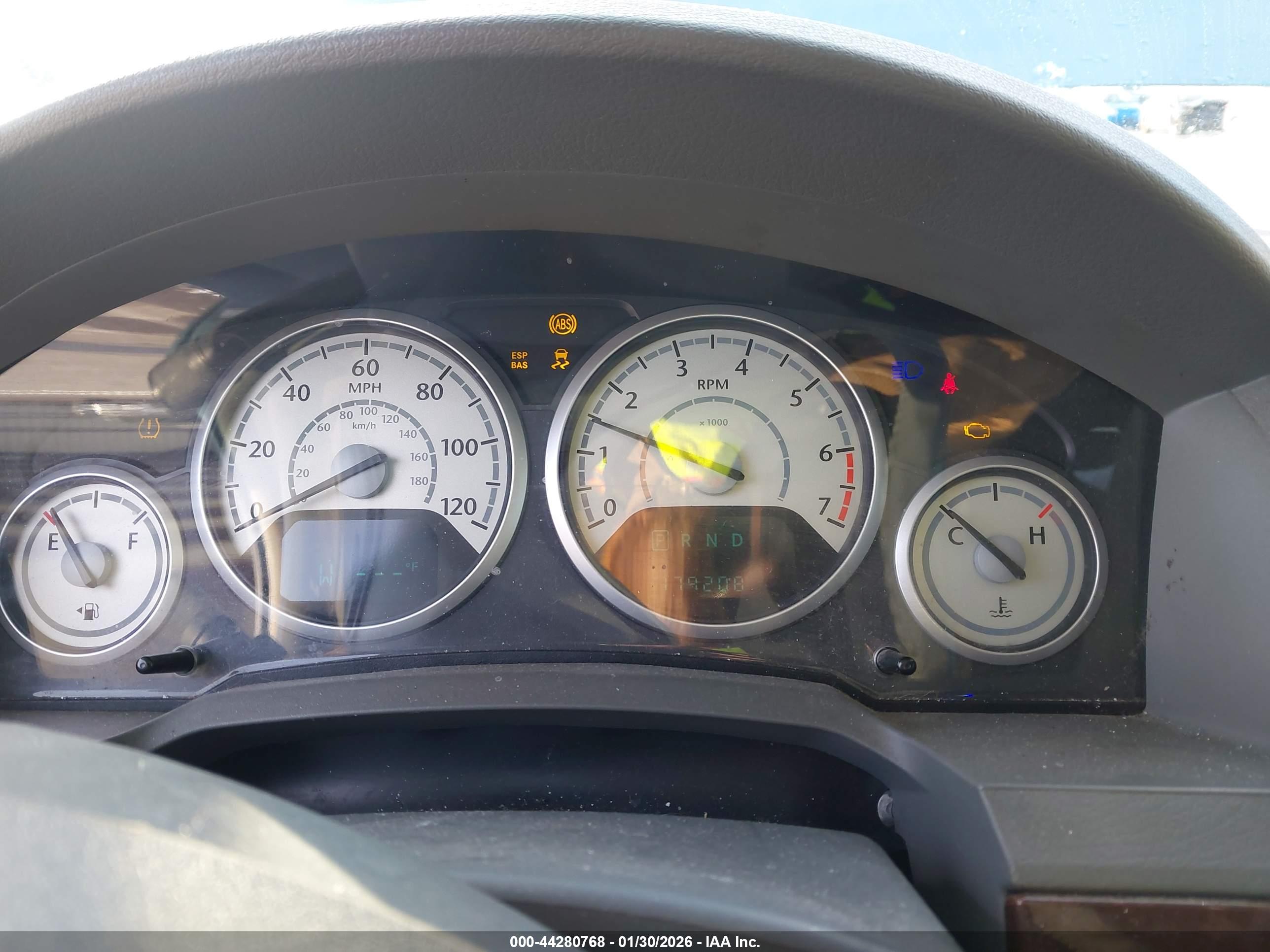 CHRYSLER TOWN image 7