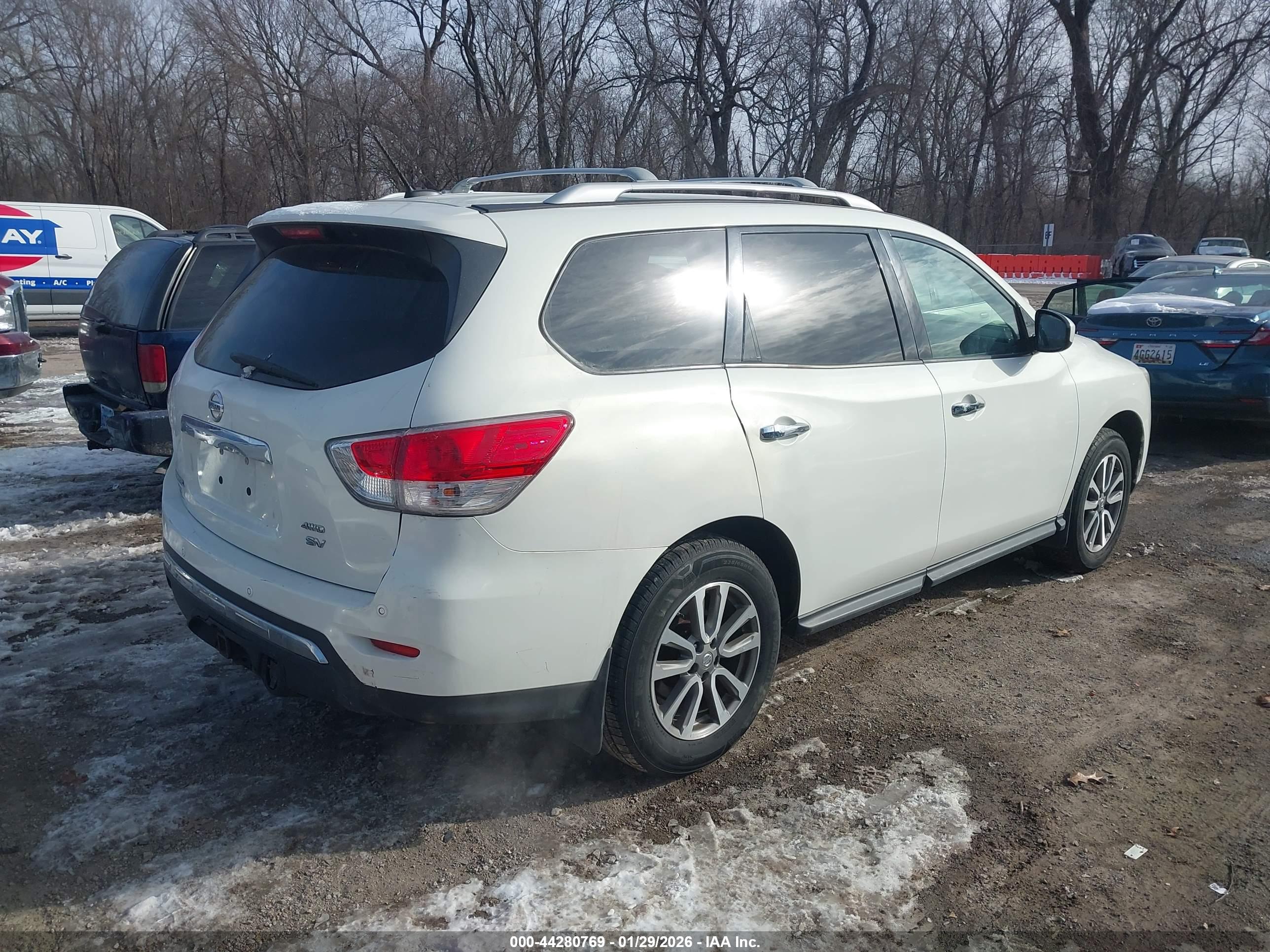 NISSAN PATHFINDER image 4