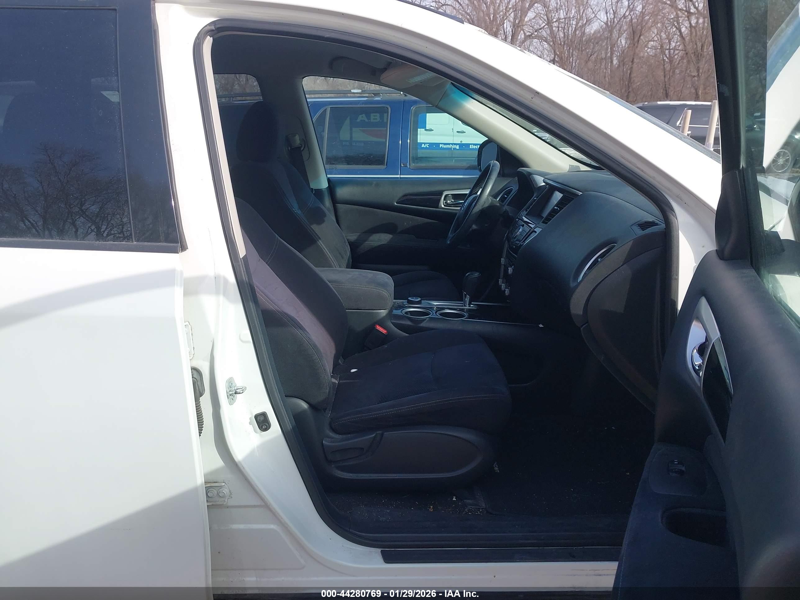 NISSAN PATHFINDER image 5