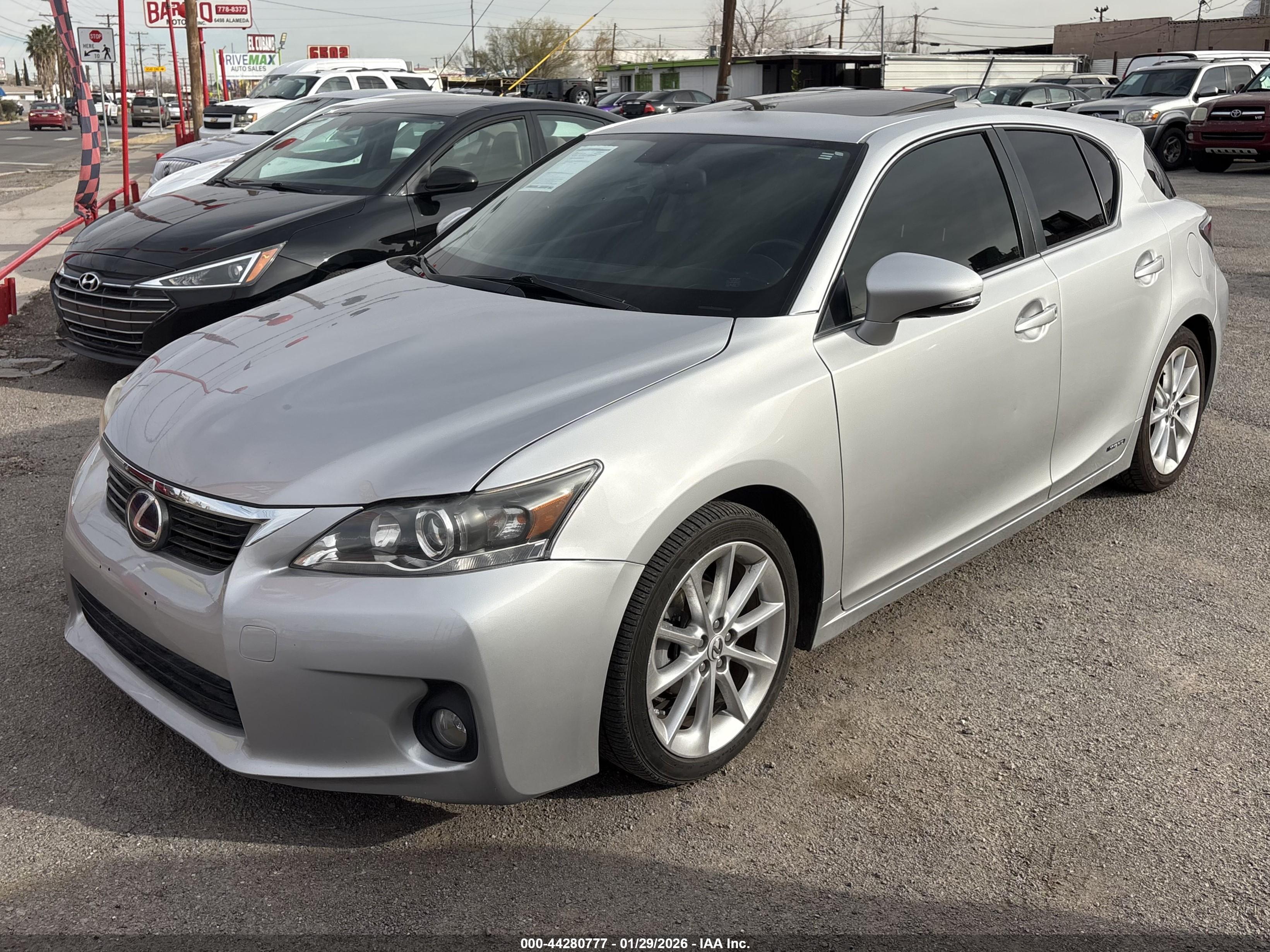 LEXUS CT image 2