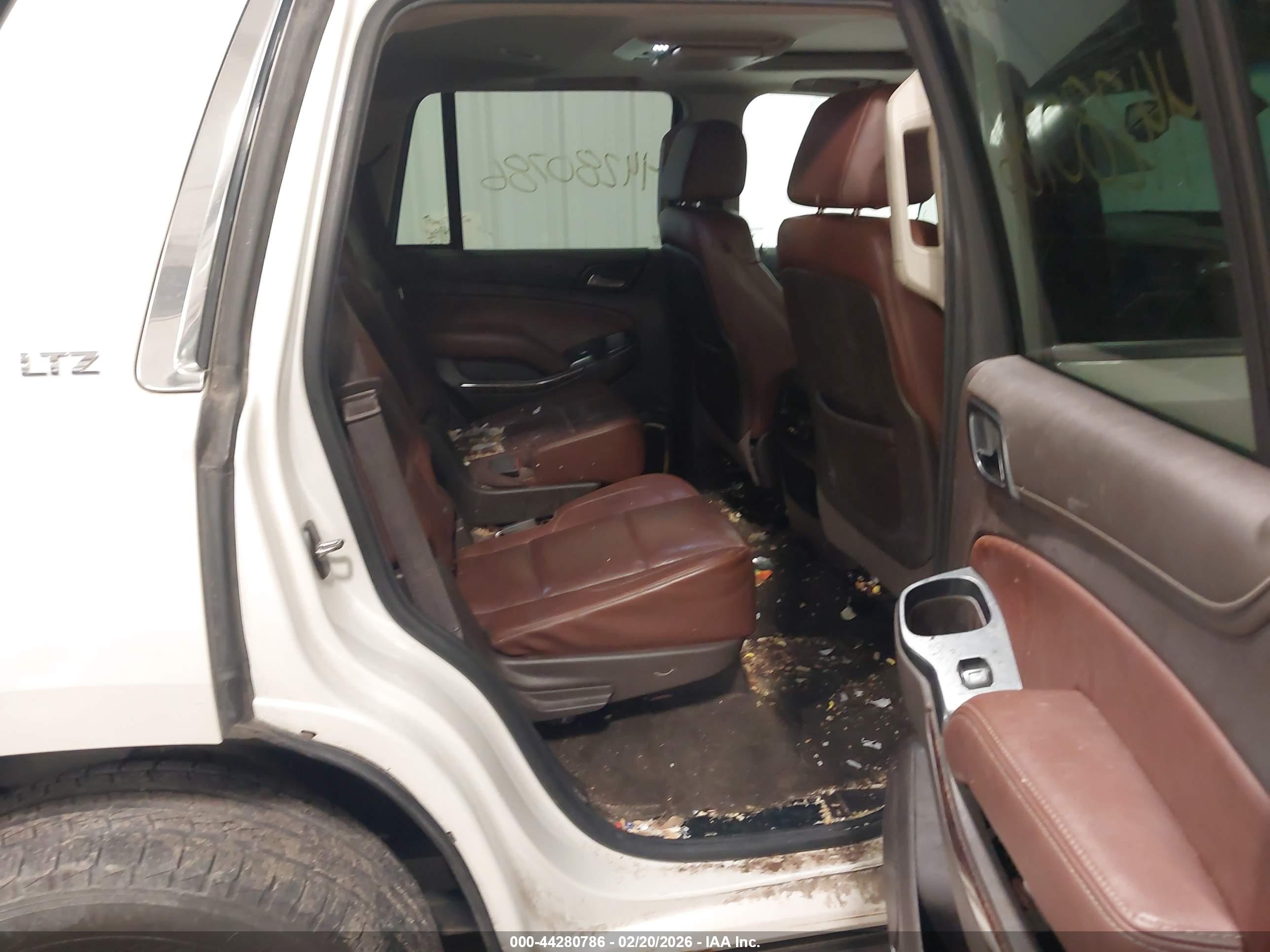CHEVROLET TAHOE image 8