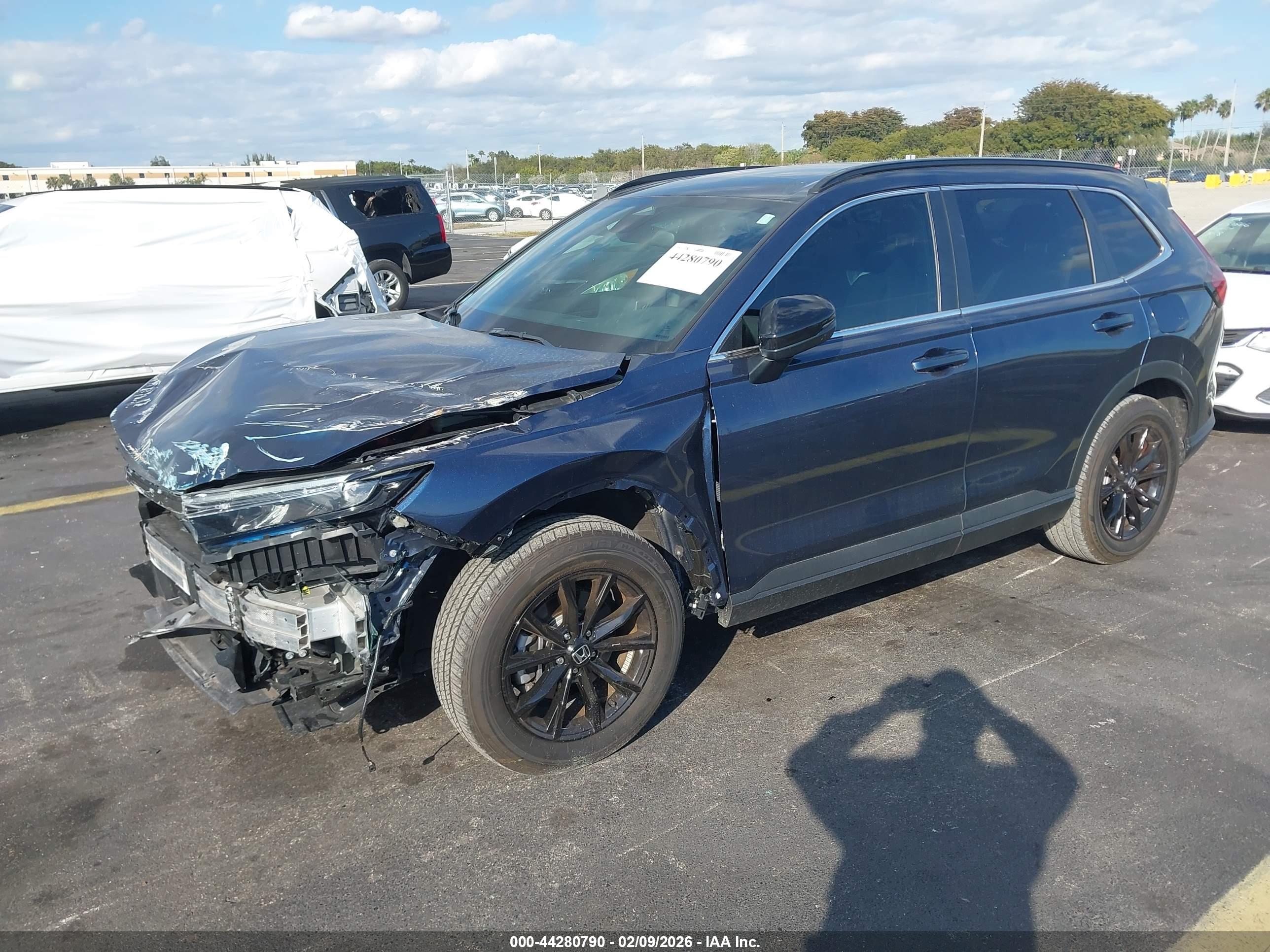 HONDA CR-V image 2
