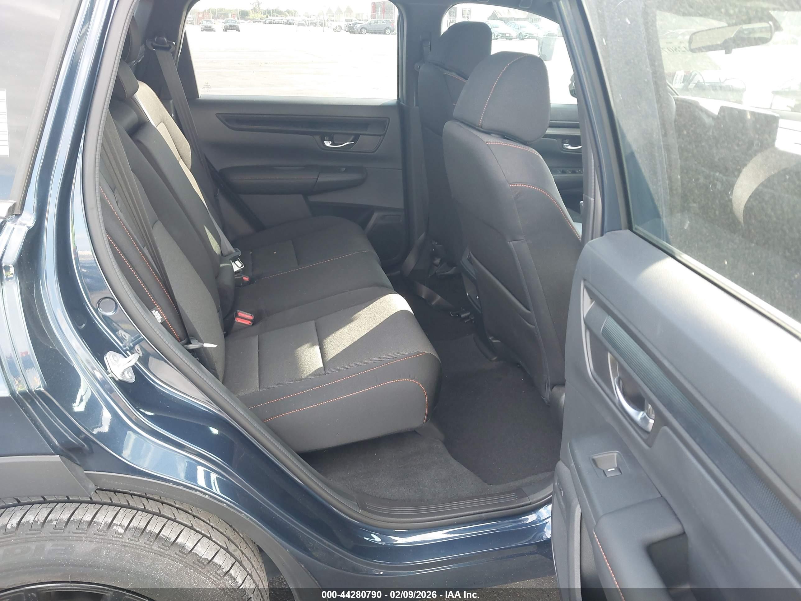 HONDA CR-V image 8
