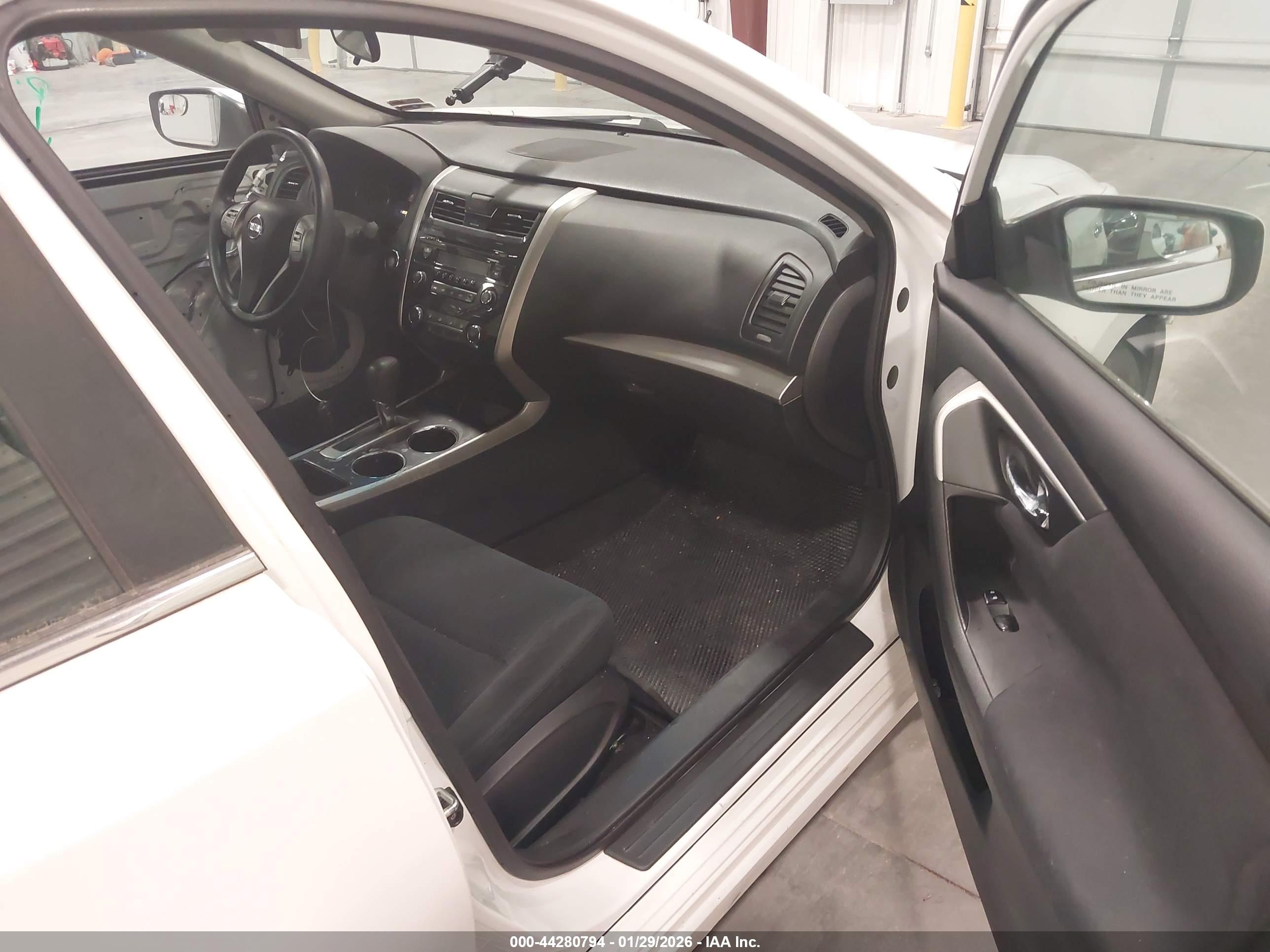 NISSAN ALTIMA image 5