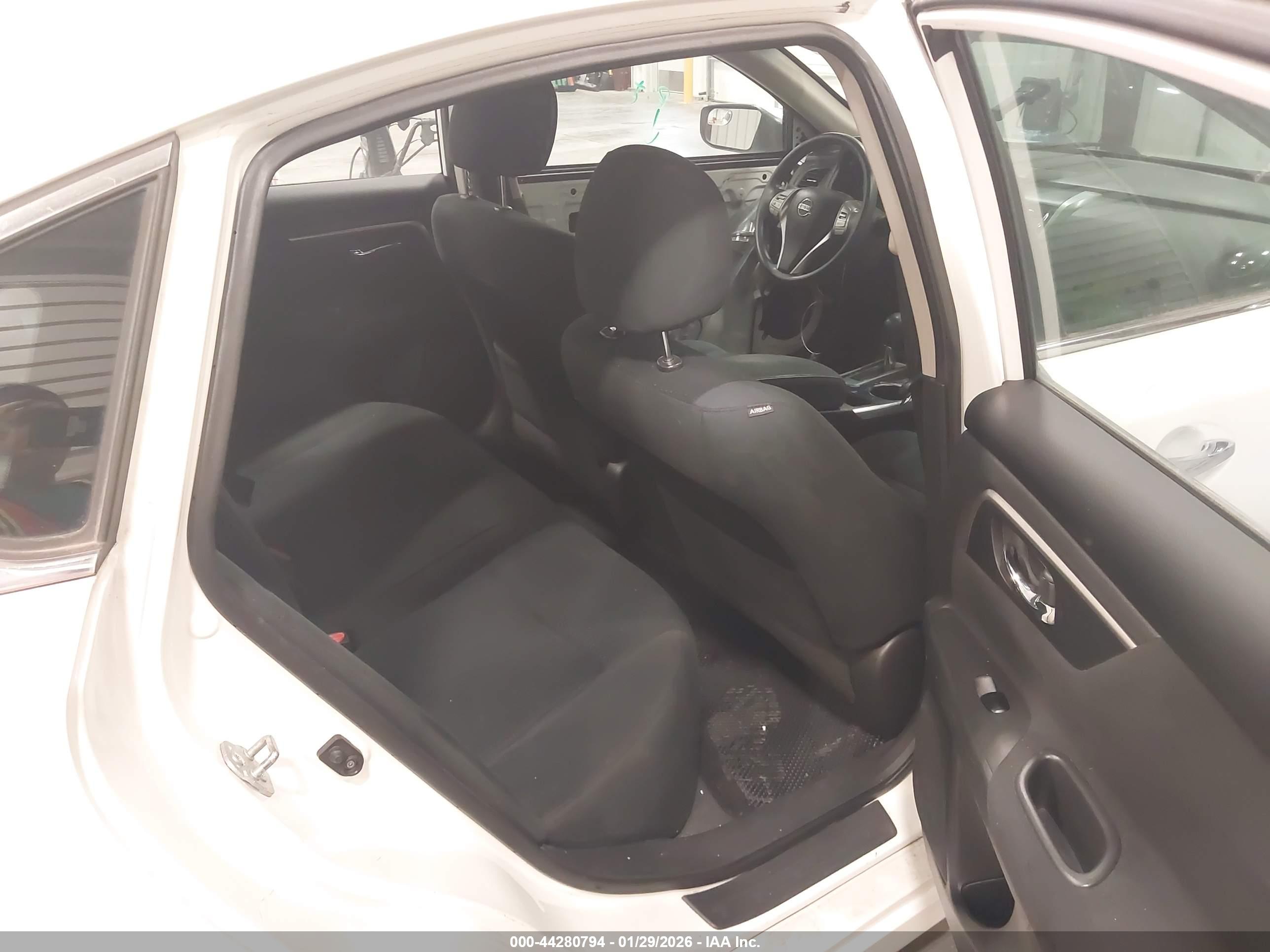 NISSAN ALTIMA image 8
