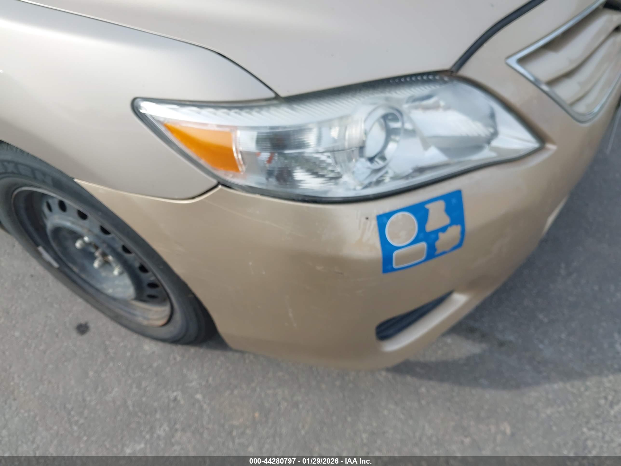 TOYOTA CAMRY image 6