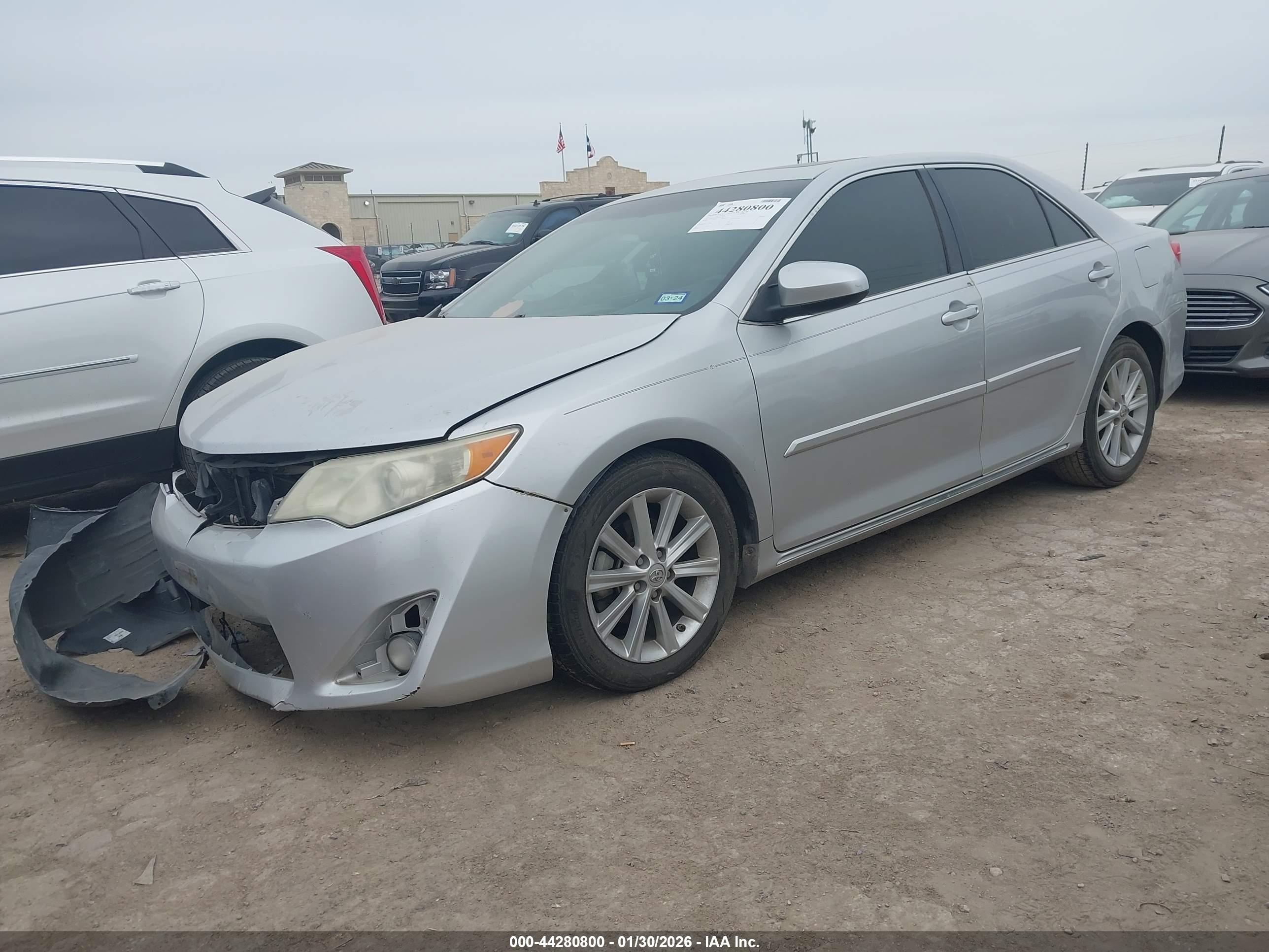 TOYOTA CAMRY image 2