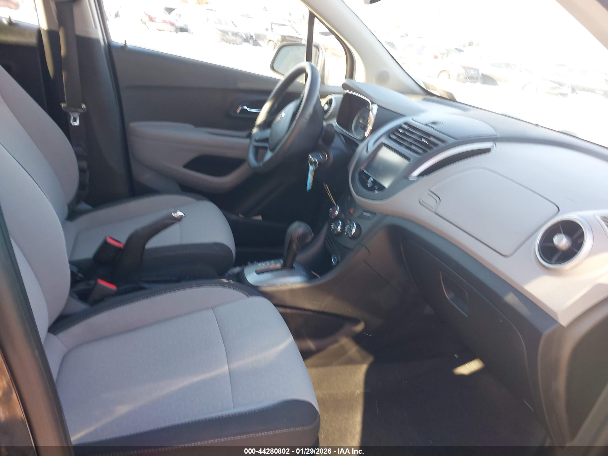 CHEVROLET TRAX image 5