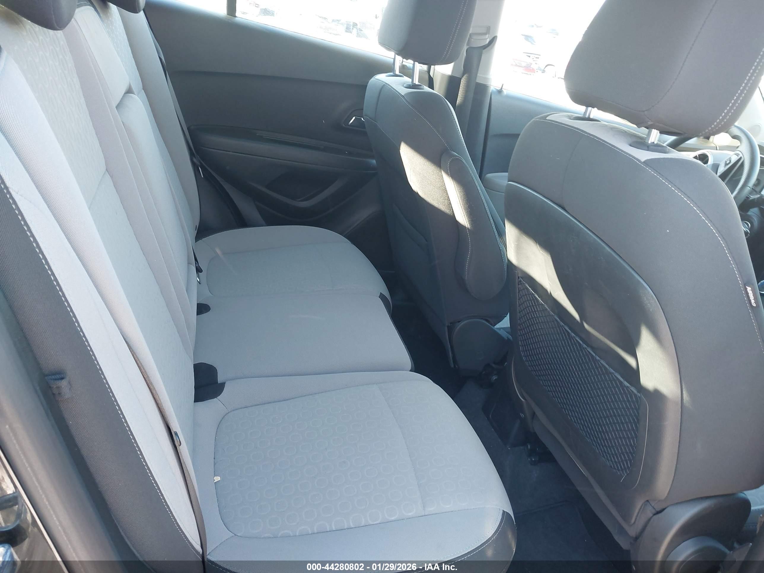 CHEVROLET TRAX image 8